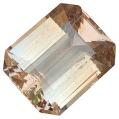 Natürlicher heller goldbrauner Topas 59.69 Ct Smaragdschliff Loser Edelstein für Anhänger