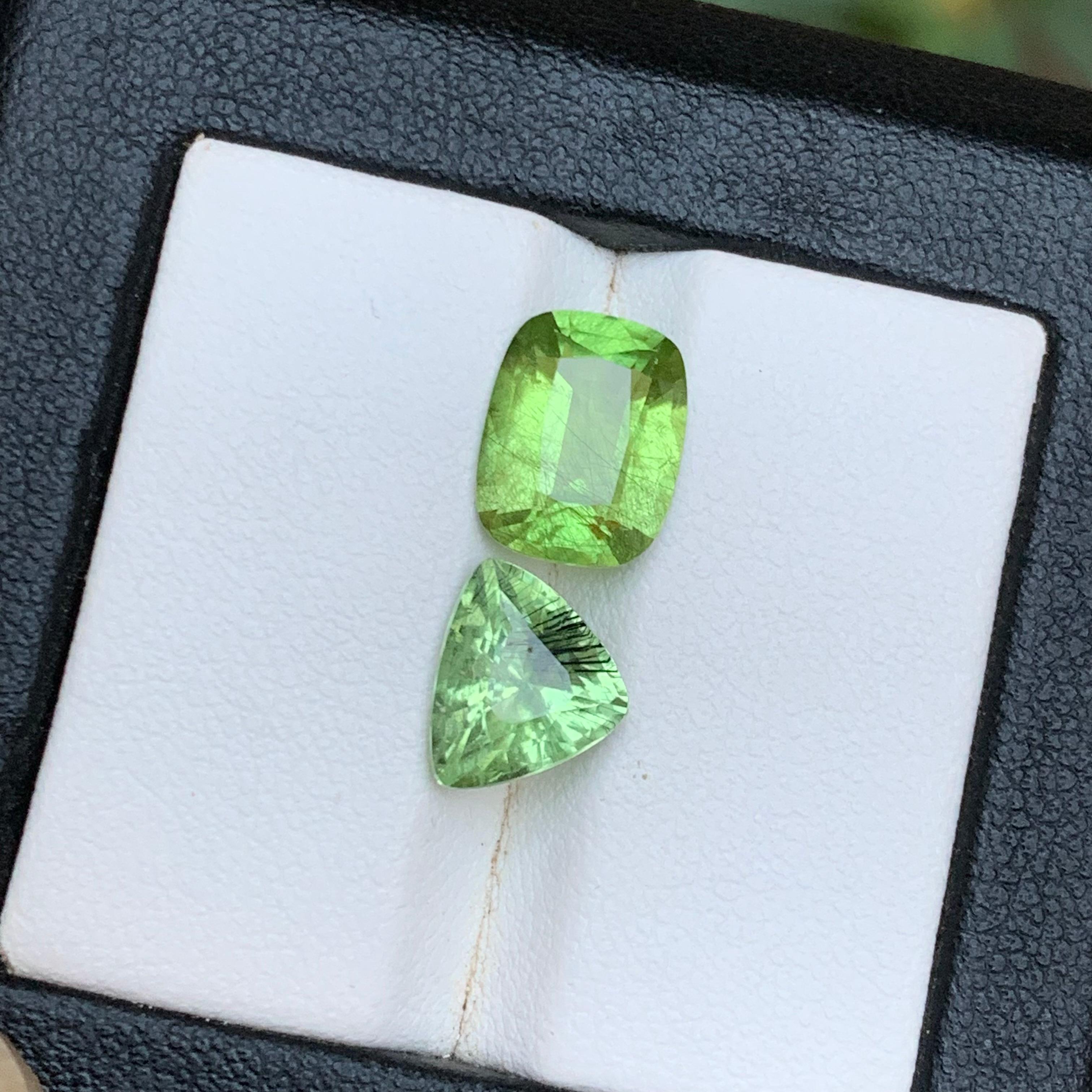 Natural Light Green Peridot 5.55 Carat Cushion & Trillion Cut Loose Gemstones For Sale 5