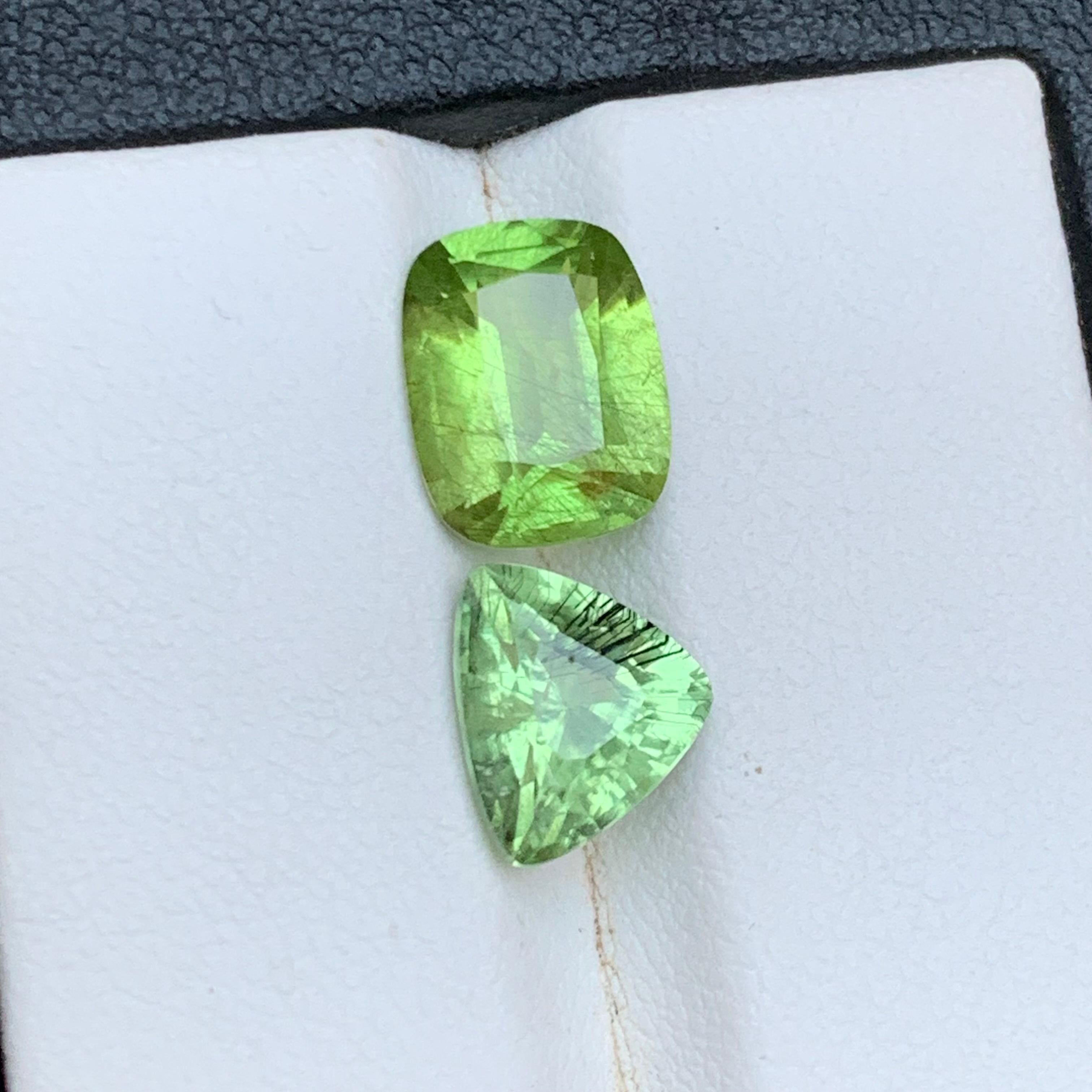 Natural Light Green Peridot 5.55 Carat Cushion & Trillion Cut Loose Gemstones For Sale 1