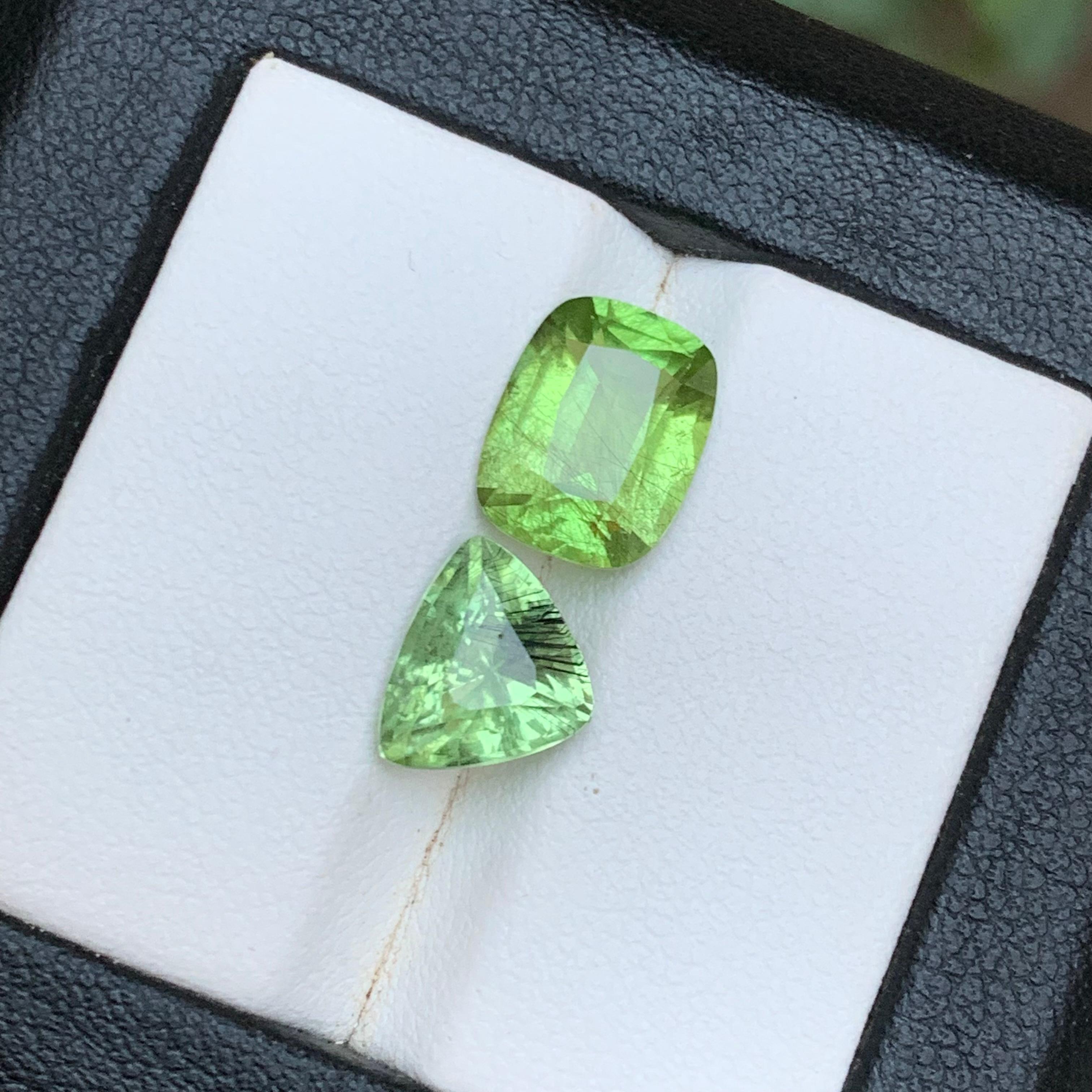 Natural Light Green Peridot 5.55 Carat Cushion & Trillion Cut Loose Gemstones For Sale 2