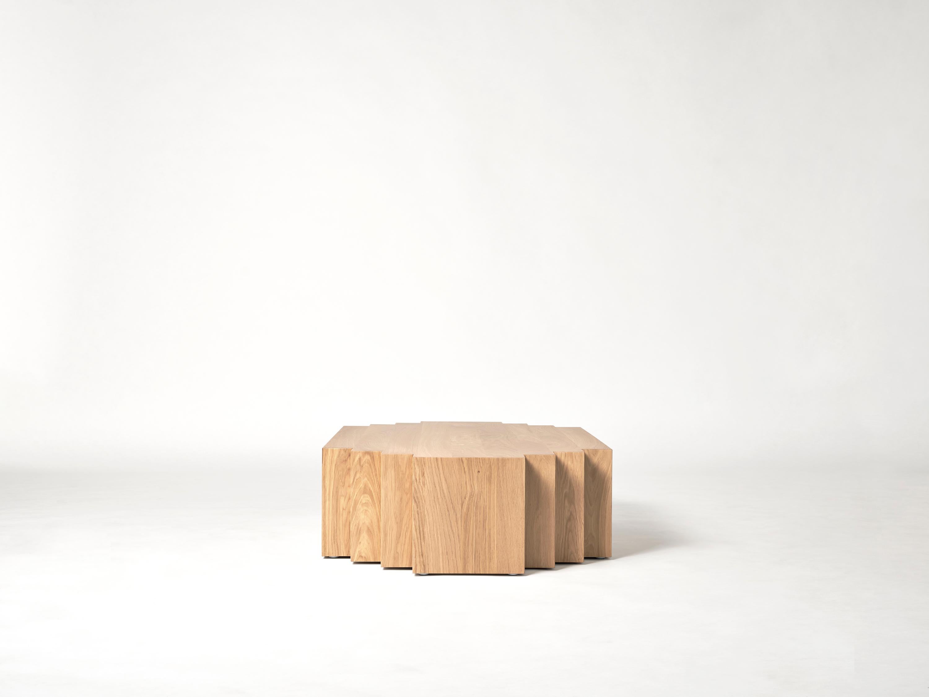 Néerlandais Table basse monumentale Brut par Mokko en vente