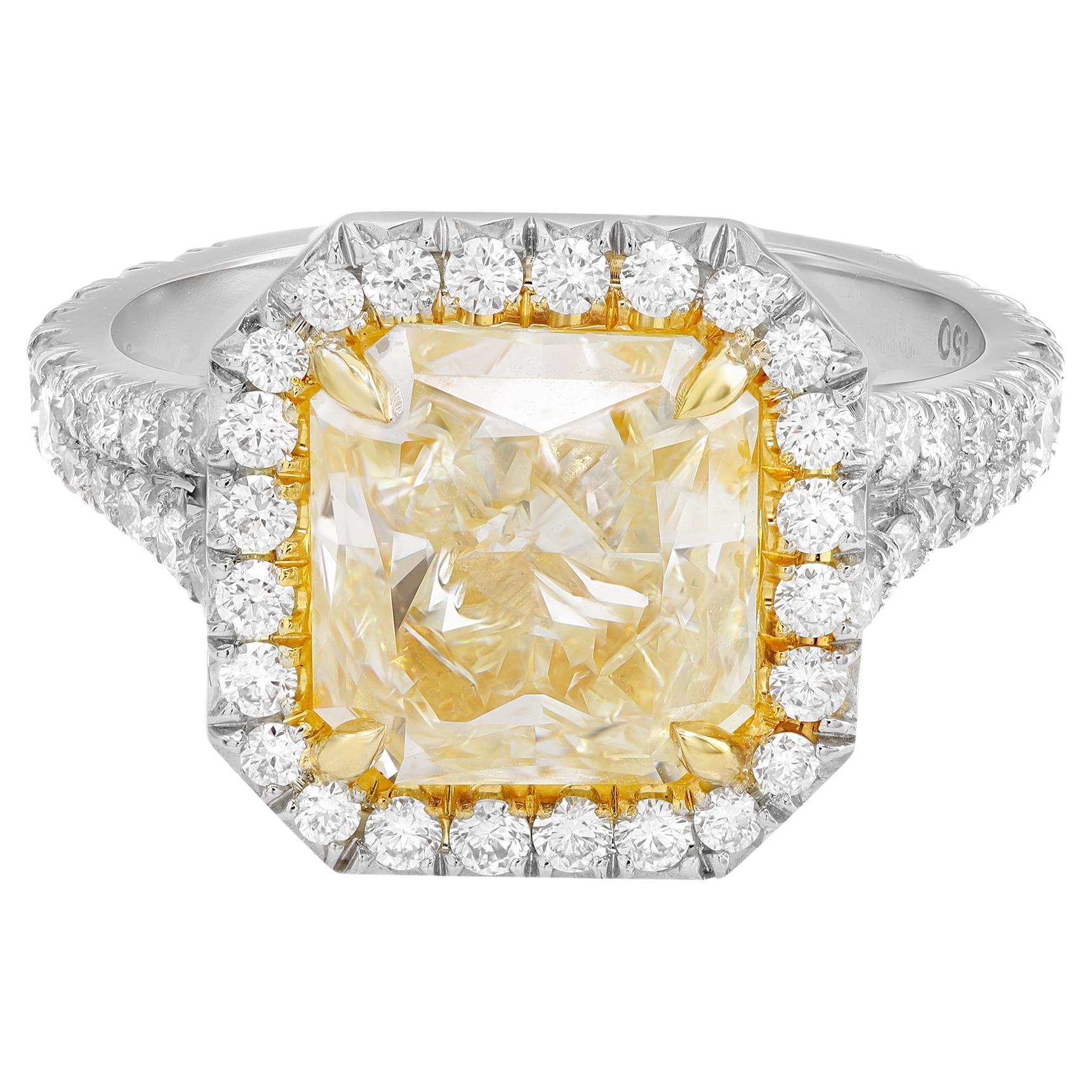 Natural Light Yellow Brilliant Diamond Halo Engagement Ring Platinum 3.03cts GIA For Sale