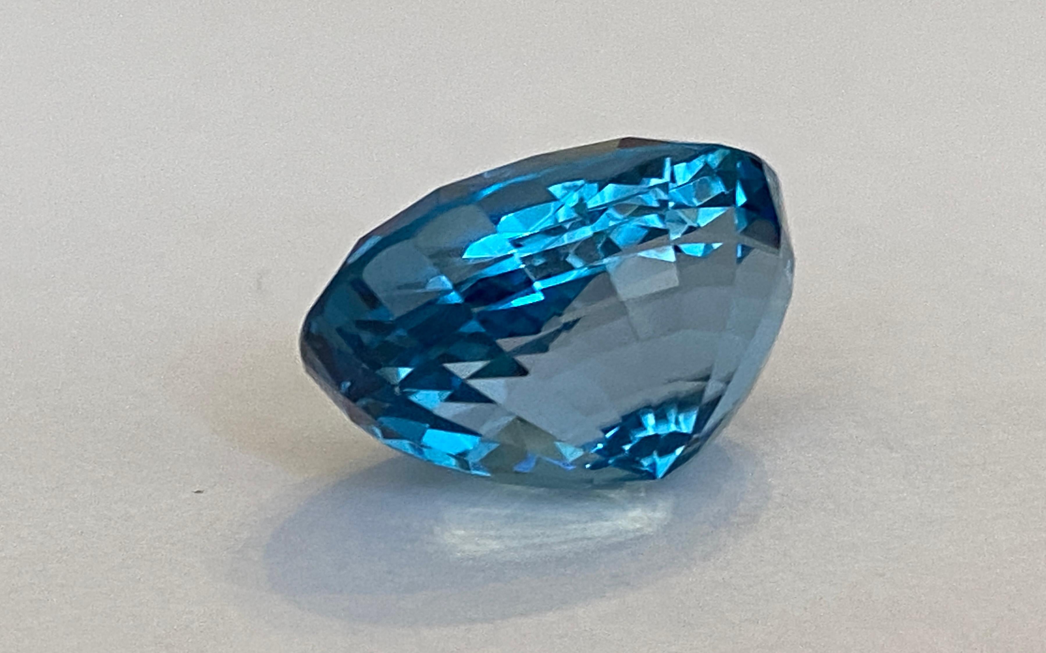 Women's or Men's Natural London Blue Topaz Gemstone21.23 Ct Oval Mixed Cut. For Sale