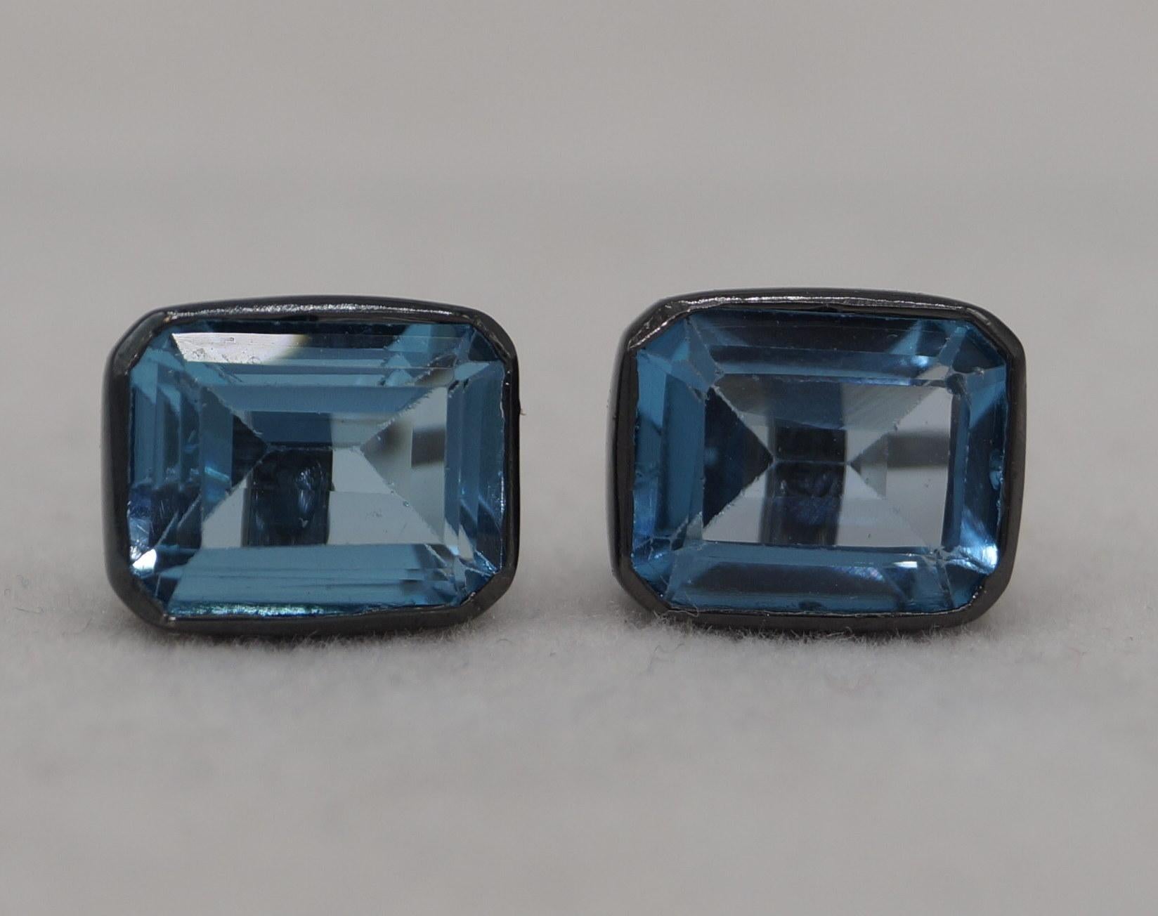Orecchini a perno in argento 925 con Topazio Blu di Londra Nature, in grassetto nero in vendita 4