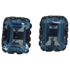 Orecchini a perno in argento 925 con Topazio Blu di Londra Nature, in grassetto nero