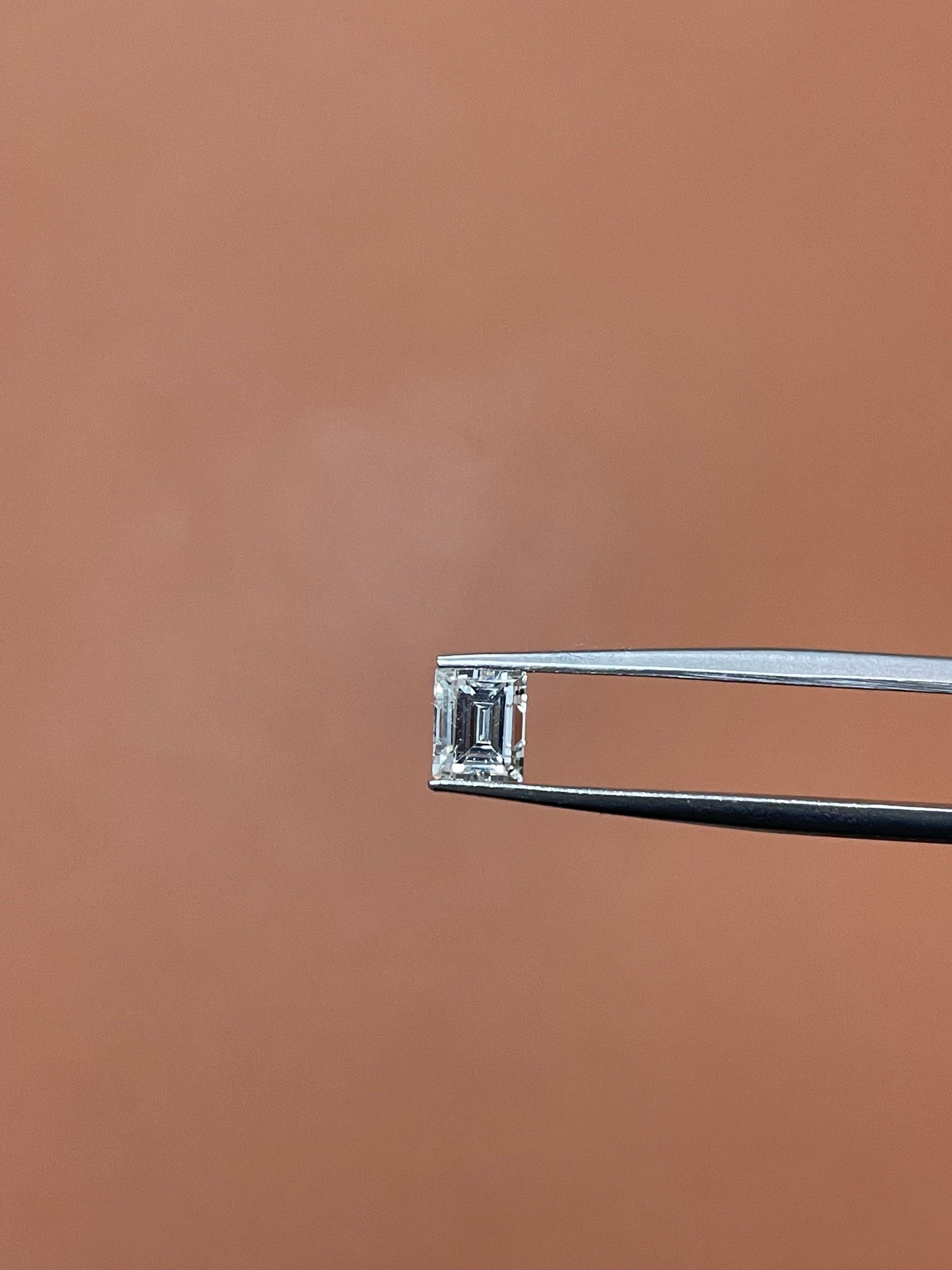 Natürlicher loser 0,52 J VS2 Diamant im Smaragdschliff im Zustand „Gut“ im Angebot in New York, NY