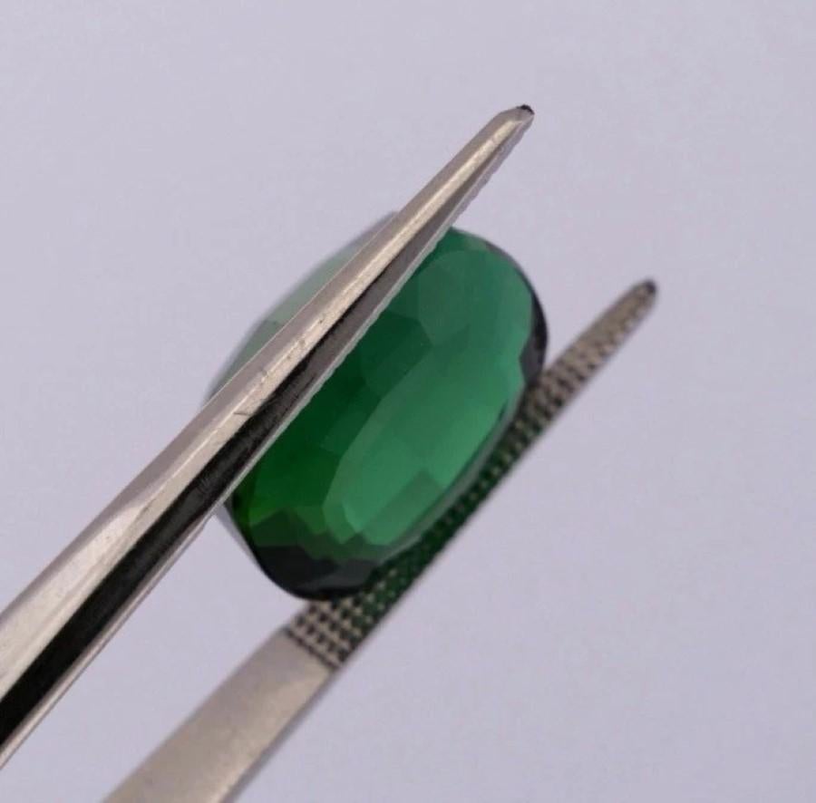 Natural Loose 11.66 Carats Eye Clean Green Tourmaline Elongated Cushion Corte cojín en venta