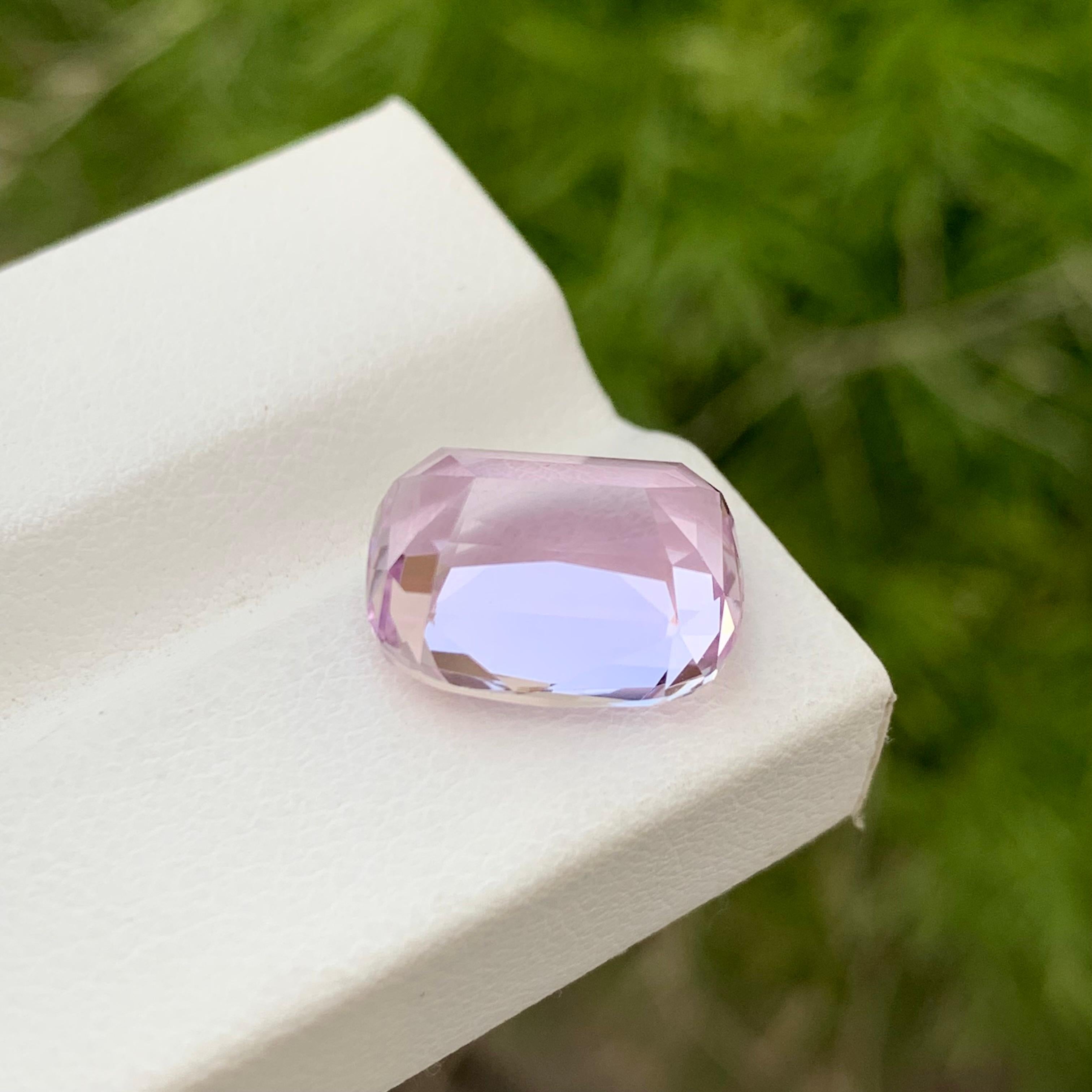 Kunzite naturelle taille coussin de 8,25 carats de couleur lavande pour bague  en vente 7