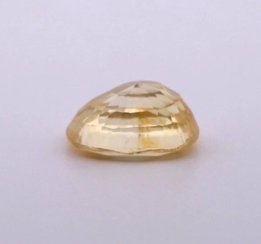 Natural Loose Elongated Cushion Mixed Brilliant Cut 8.65 Carat Yellow Sapphire Corte cojín en venta