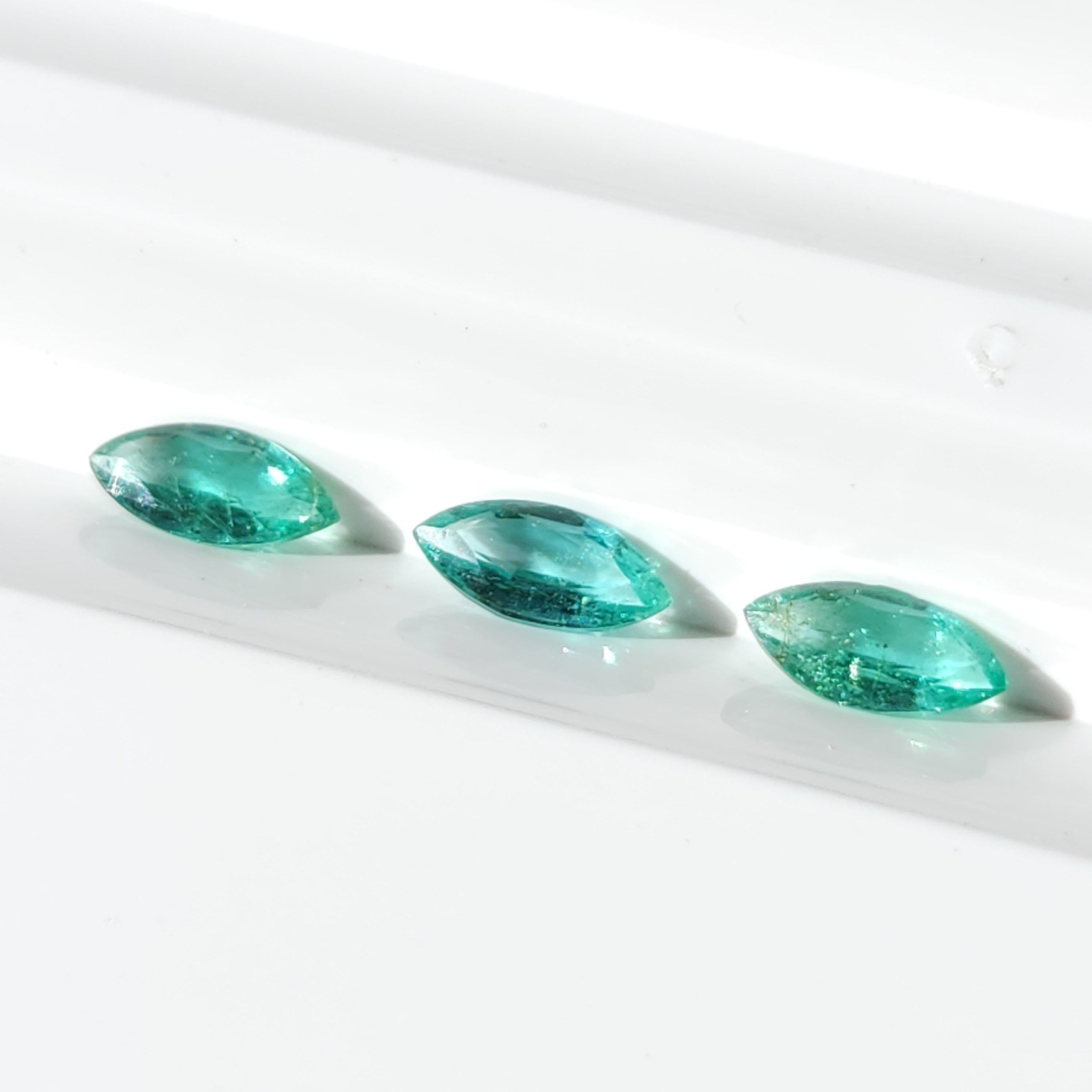 Modern 0.55Ct Natural Loose Emerald Marqiuse Shape 3 Pcs For Sale
