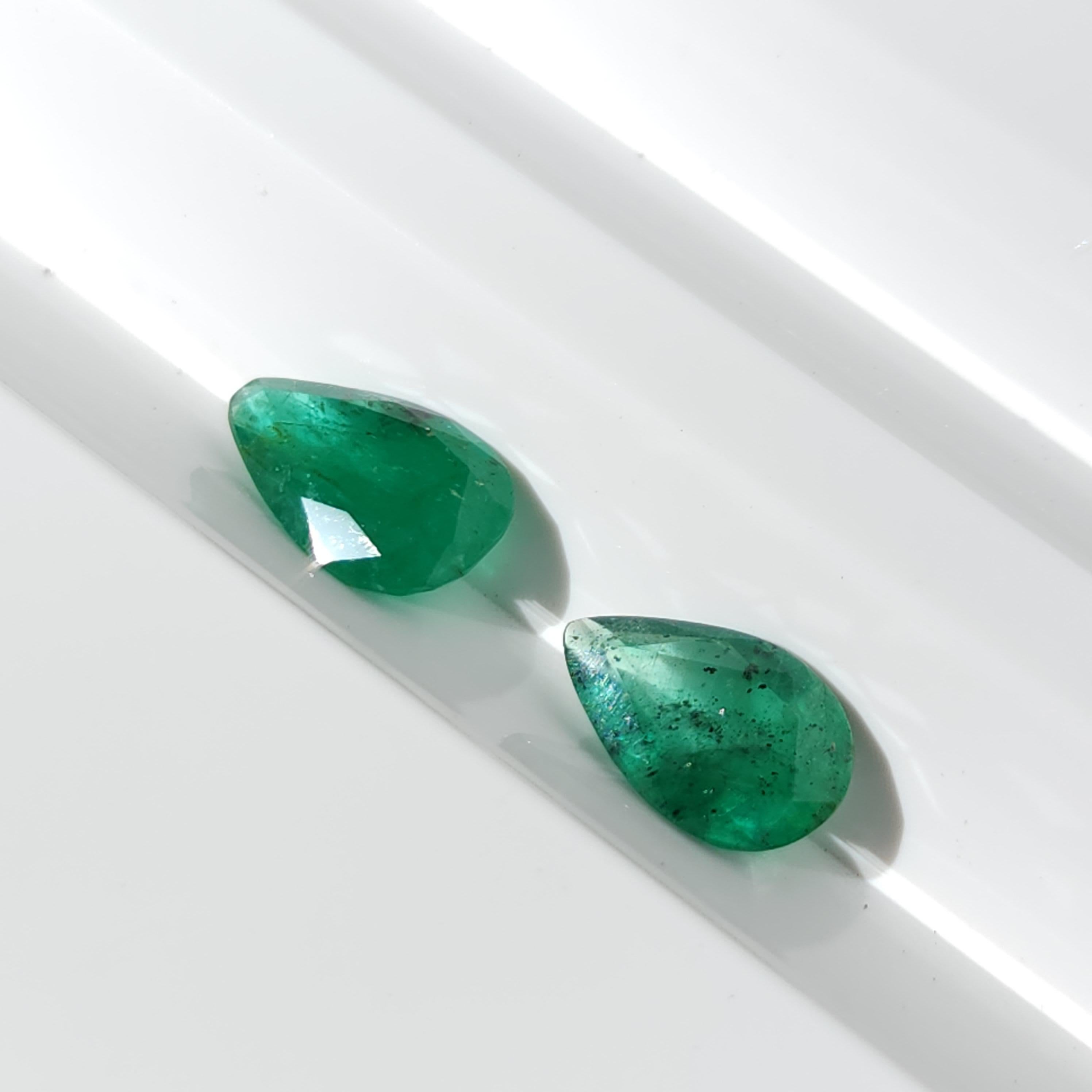 Natural Loose Emerald Pear Shape 2 Pcs In New Condition In רמת גן, IL