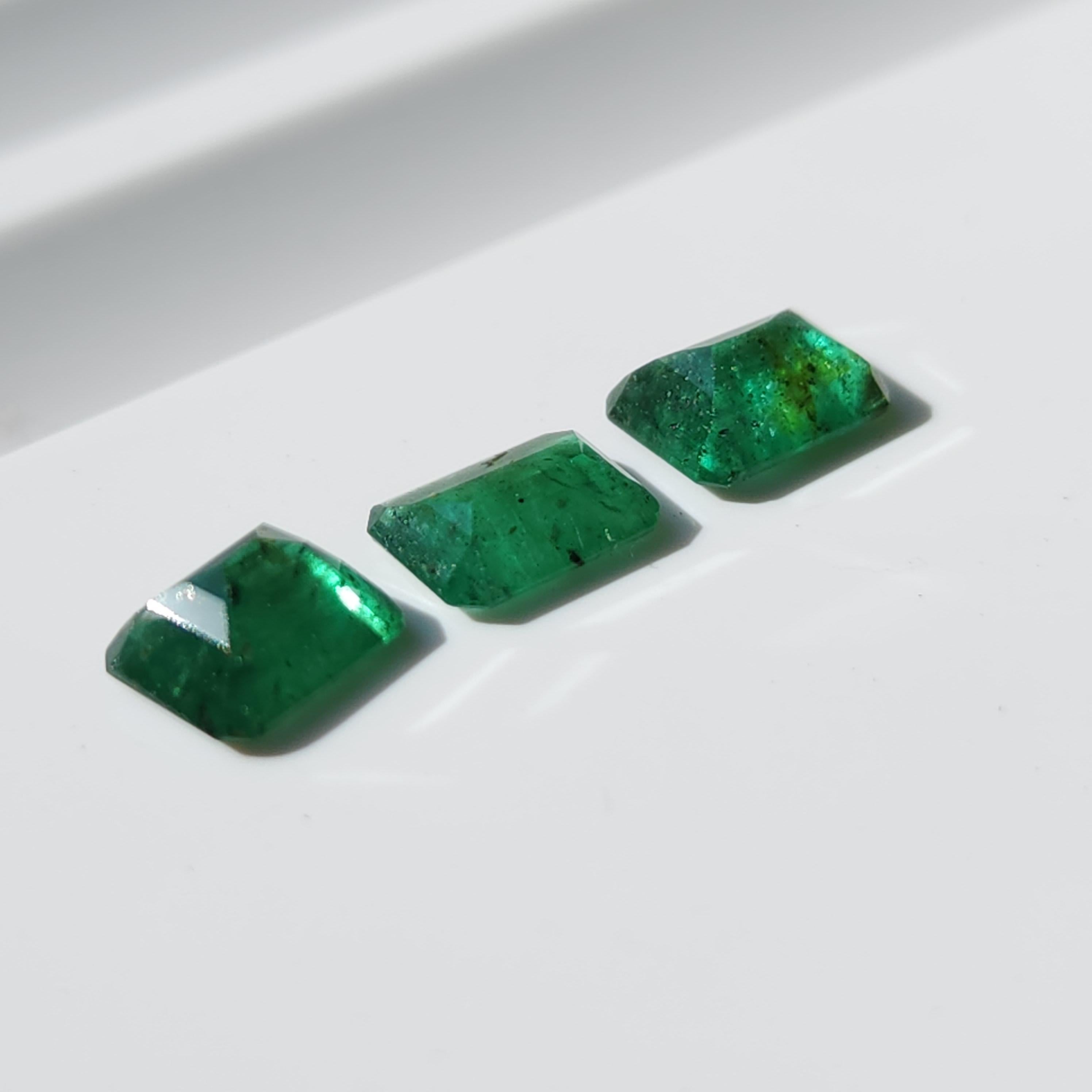1.82Ct Natural Loose Emerald Radiant Shape 3 Pcs For Sale 5