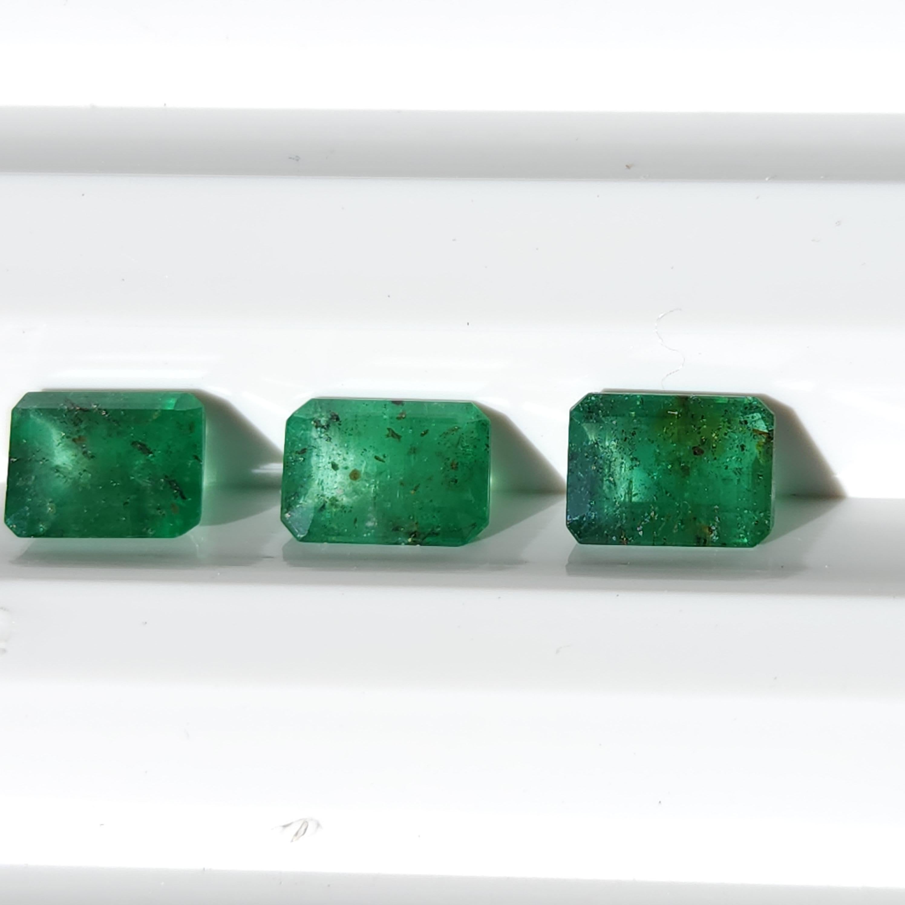 Radiant Cut 1.82Ct Natural Loose Emerald Radiant Shape 3 Pcs For Sale