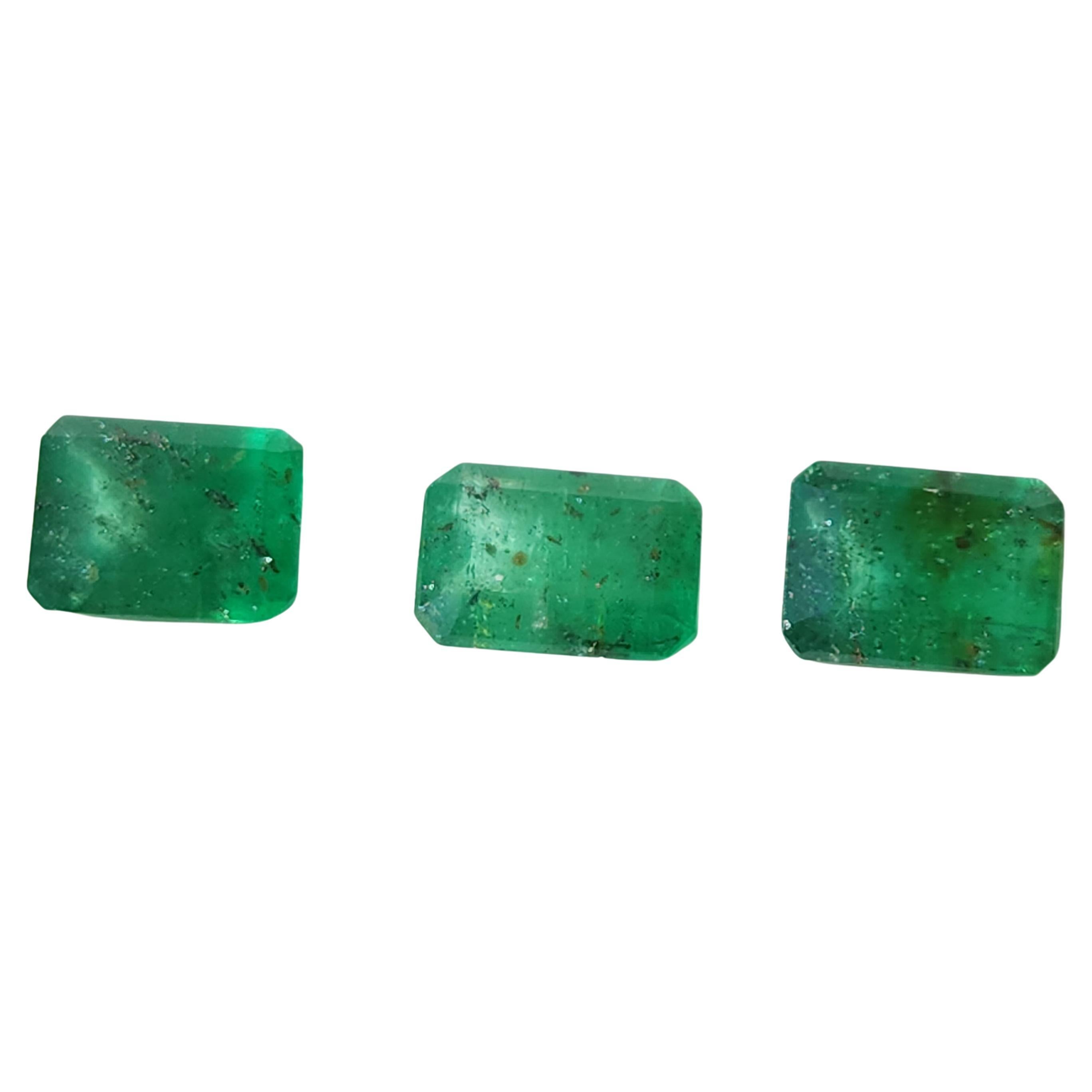 1,82 Karat natürlicher loser Smaragd in strahlender Form, 3 Teile