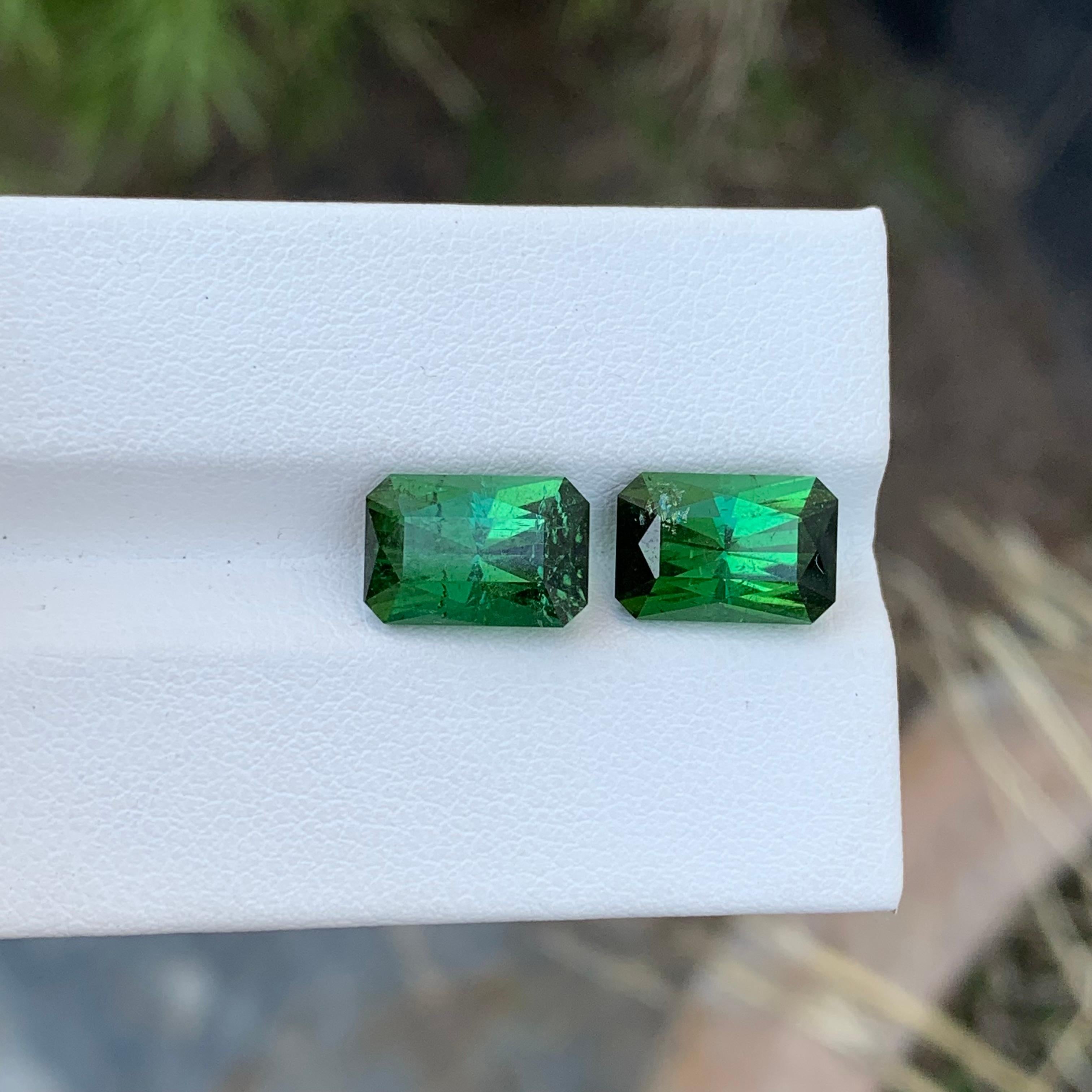 Natural Loose Green Tourmaline Pair 8.0 Carat Emerald Shape Gem For Earrings In New Condition For Sale In Peshawar, PK