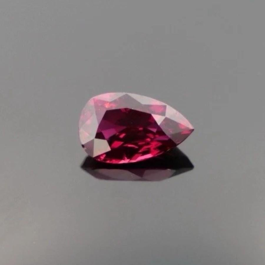 Natural Ruby – Pear Brilliant Cut – 2.35 Carats – Loose Gemstone

🡆 Description:
A vivid natural ruby in a classic pear brilliant cut is offered, weighing 2.35 carats. This gemstone features a rich, saturated red hue with vibrant internal