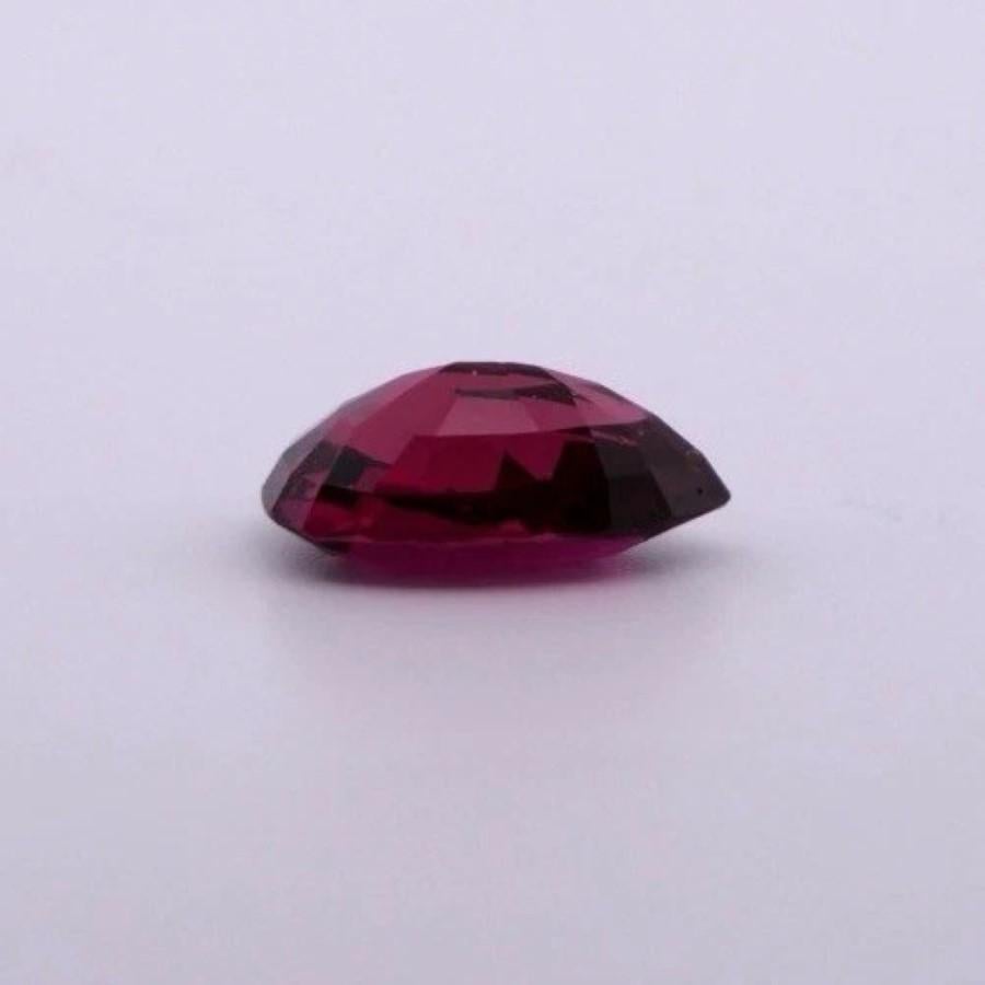 Natural Loose Pear Shape Brilliant 2.35 Carat Purplish Red Ruby en venta 1