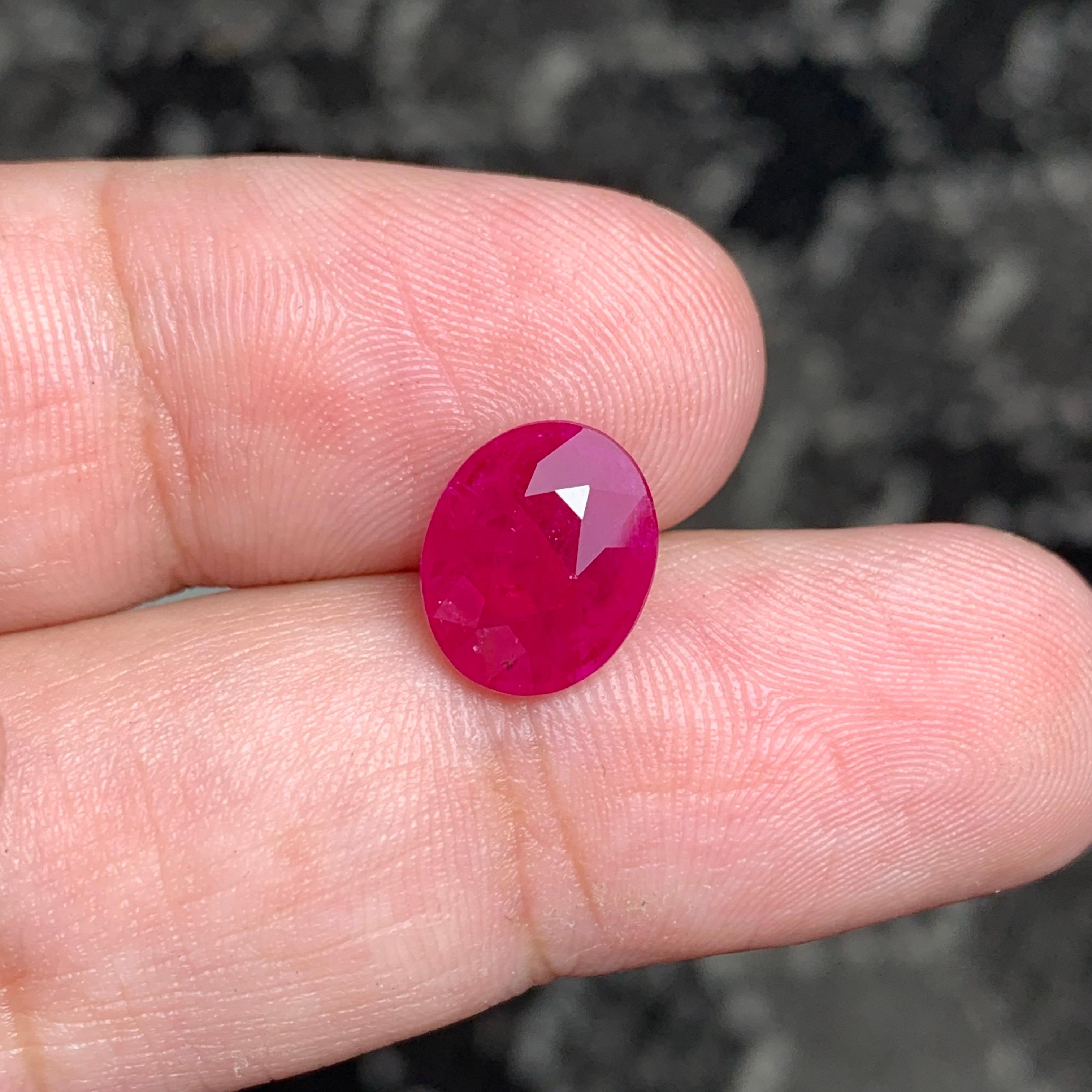 Precioso Rubí Natural Suelto 3,55 Quilates Anillo Forma Oval Gema en venta 1