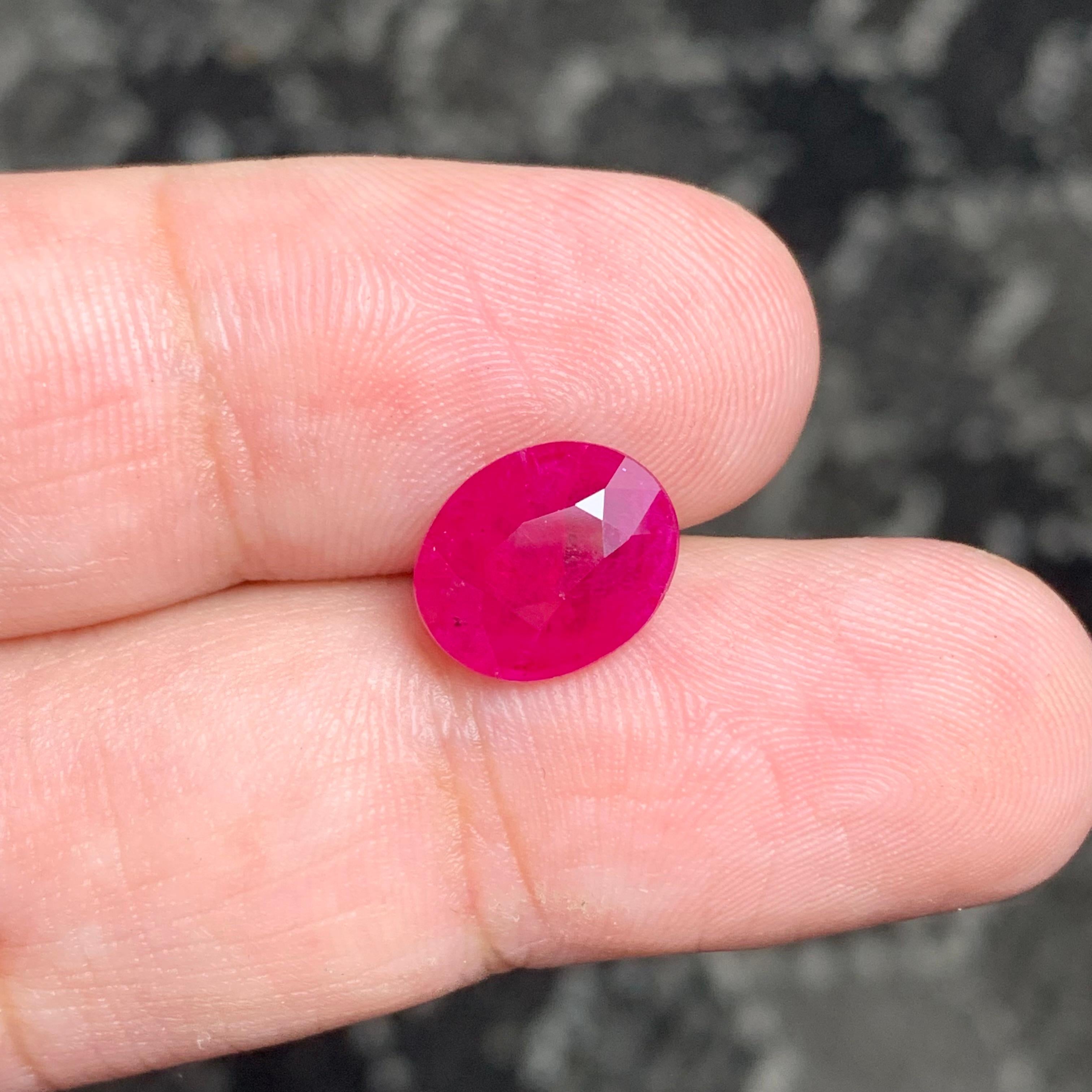 Precioso Rubí Natural Suelto 3,55 Quilates Anillo Forma Oval Gema en venta 2