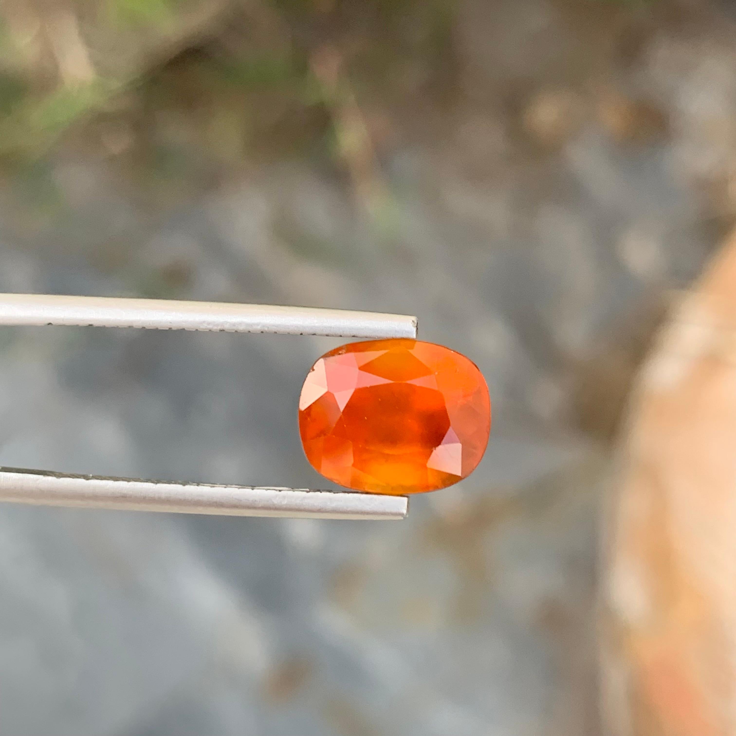 Natural Loose Smoky Orange Hessonite Garnet 5.40 Carat Cushion Gem For Ring  In New Condition For Sale In Peshawar, PK