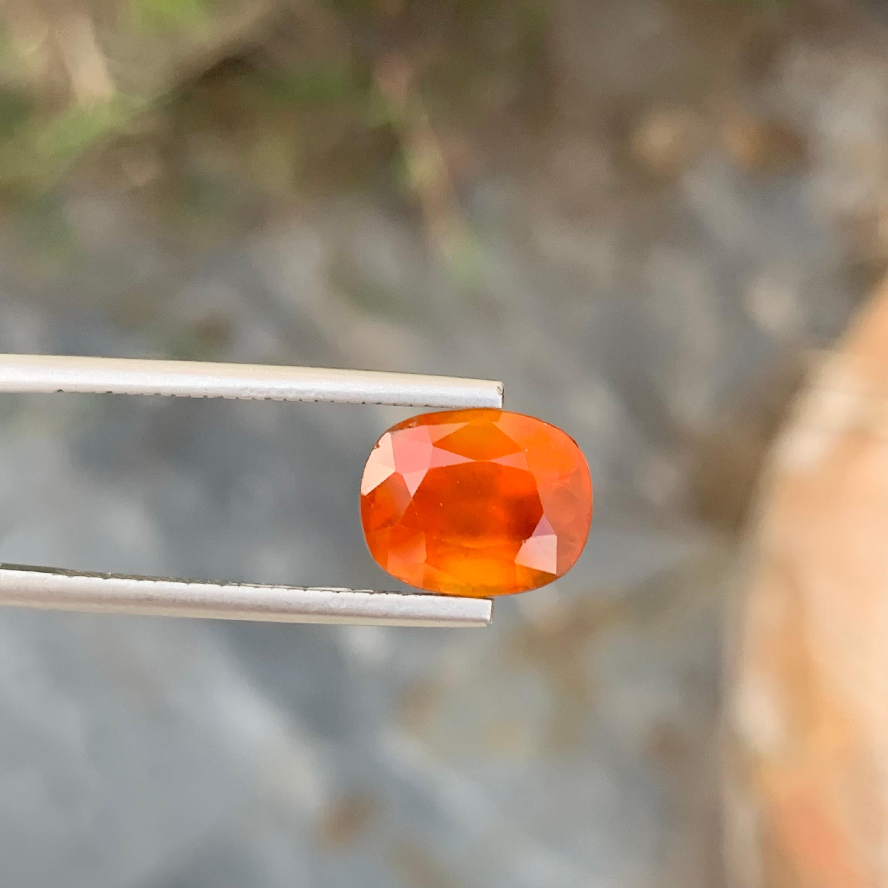 Natural Loose Smoky Orange Hessonite Garnet 5.40 Carat Cushion Gem For Ring In New Condition For Sale In Peshawar, PK