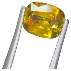 Pierre précieuse Sphène lustrée naturelle : Taille coussin multicolore, 2.26 carats