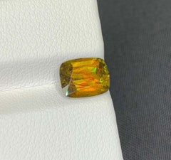Natural Lustrous Sphene Gemstone: Yellow/Green Round Cut, 2.78 Carat