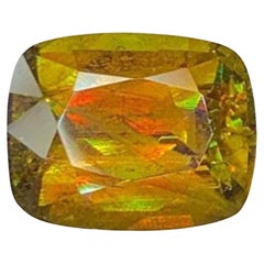 Natürlicher glänzender Sphene Edelstein: Gelb/Grüner Rundschliff, 2,78 Karat Natürlicher glänzender Sphene Edelstein: Gelb/Grüner Rundschliff, 2,78 Karat