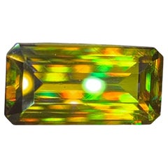 Pierre précieuse en Titanite Sphène Lustrée Naturelle : Taille émeraude multicolore, 4,46 carats