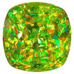 Natürlicher Sphene (Titanit) aus Madagaskar, 26,29 Karat – Kissen-Schliff mit Regenbogenfeuer