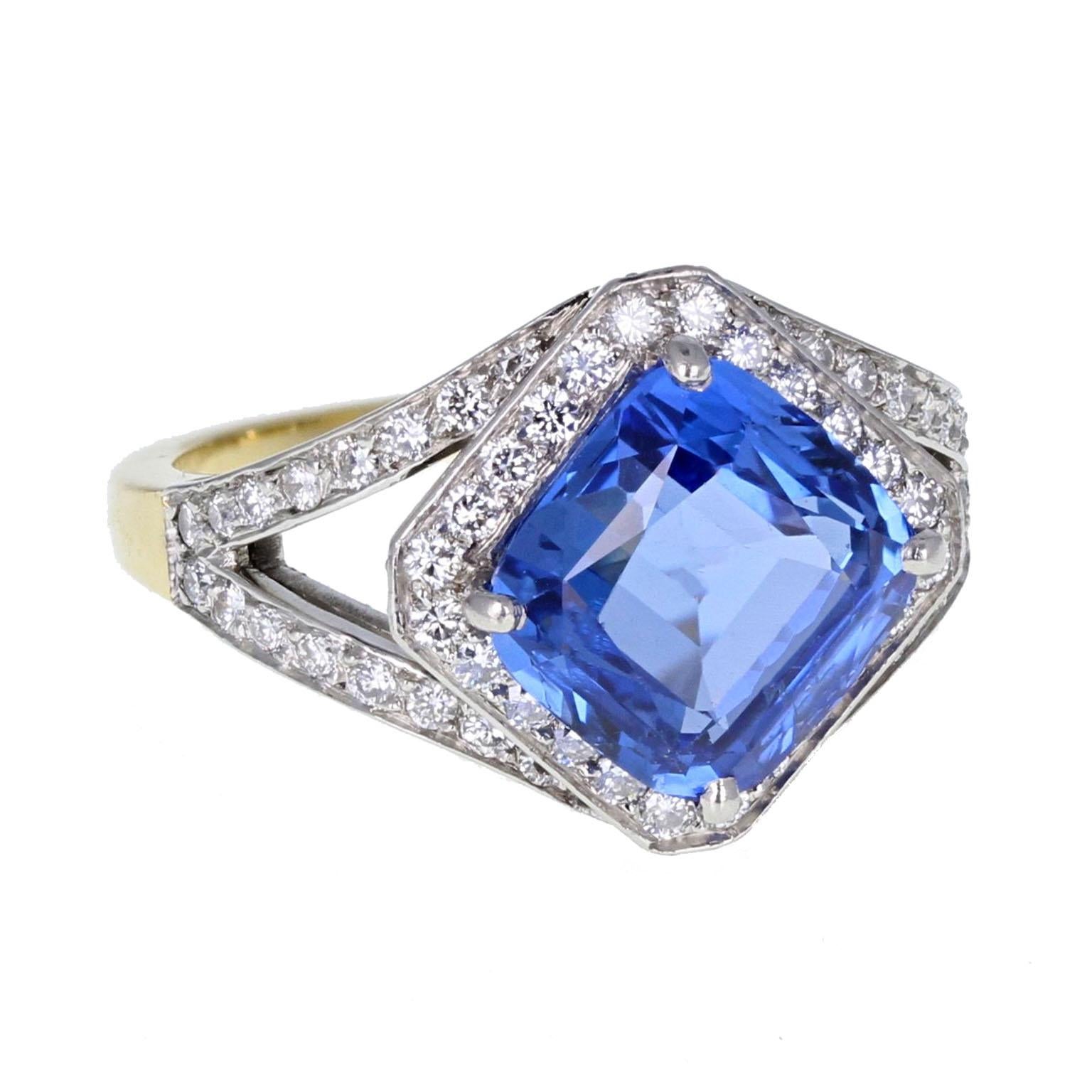 Modern Natural Madagascar Untreated Sapphire Diamond Cluster Ring For Sale