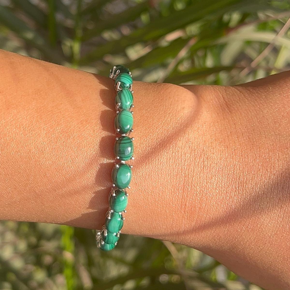 Oval Cut Natural Malachite Oval Cabochon Bracelet Gift for Garndma in 925 Silver Bracelet For Sale