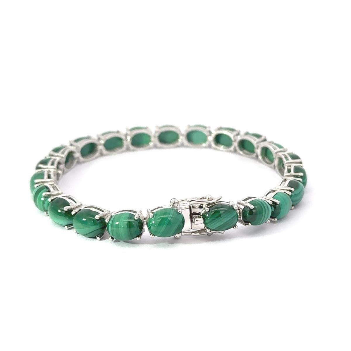 Natural Malachite Oval Cabochon Bracelet Gift for Garndma in 925 Silver Bracelet In New Condition For Sale In New York, NY