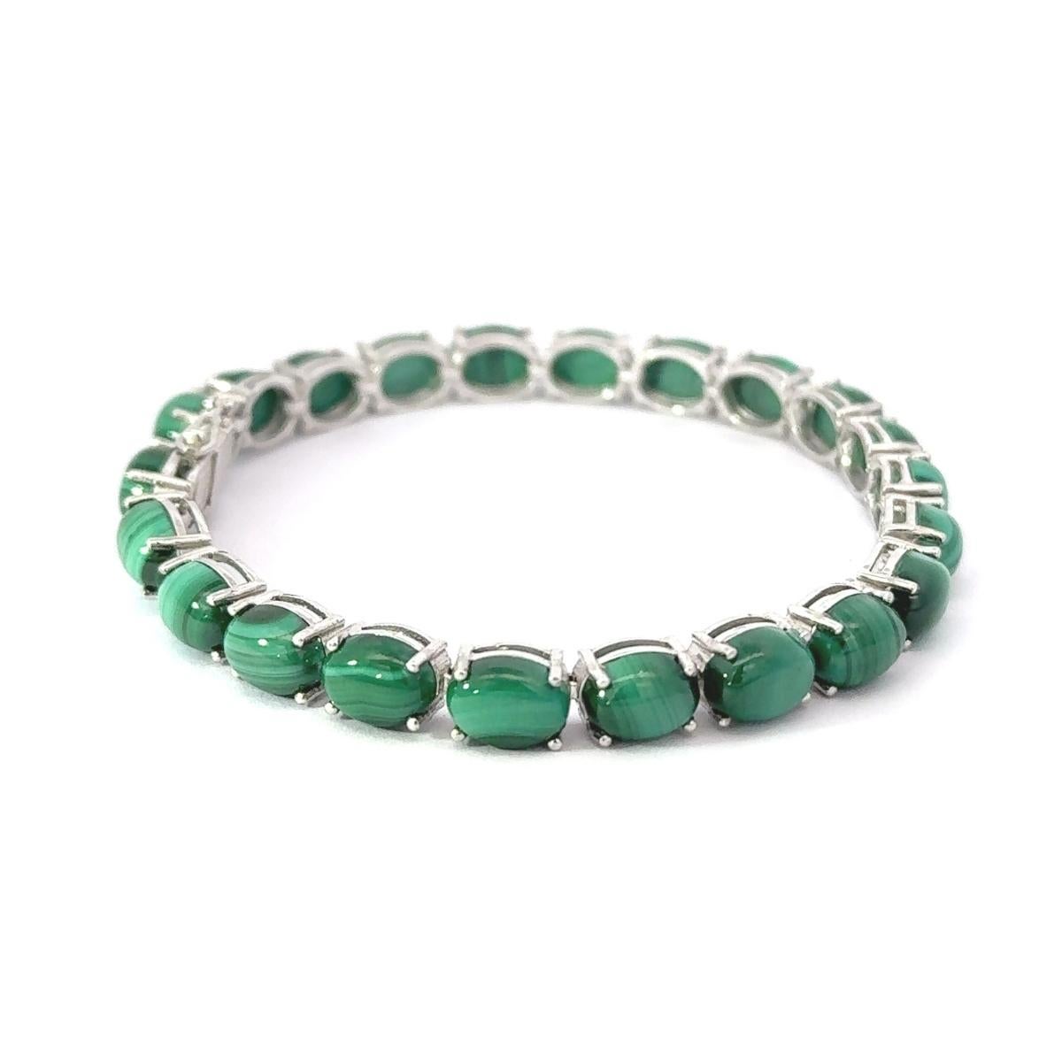 Natural Malachite Oval Cabochon Bracelet Gift for Garndma in 925 Silver Bracelet For Sale 1