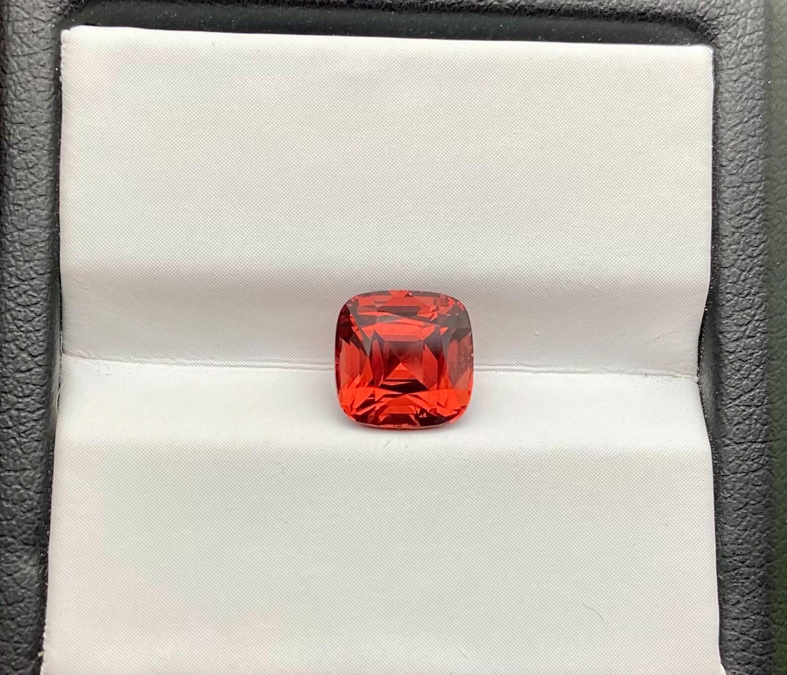 Women's or Men's Natural Malaya Garnet Loose Gemstone 2.62 Ct., Cushion, Tanzania, Certificate For Sale