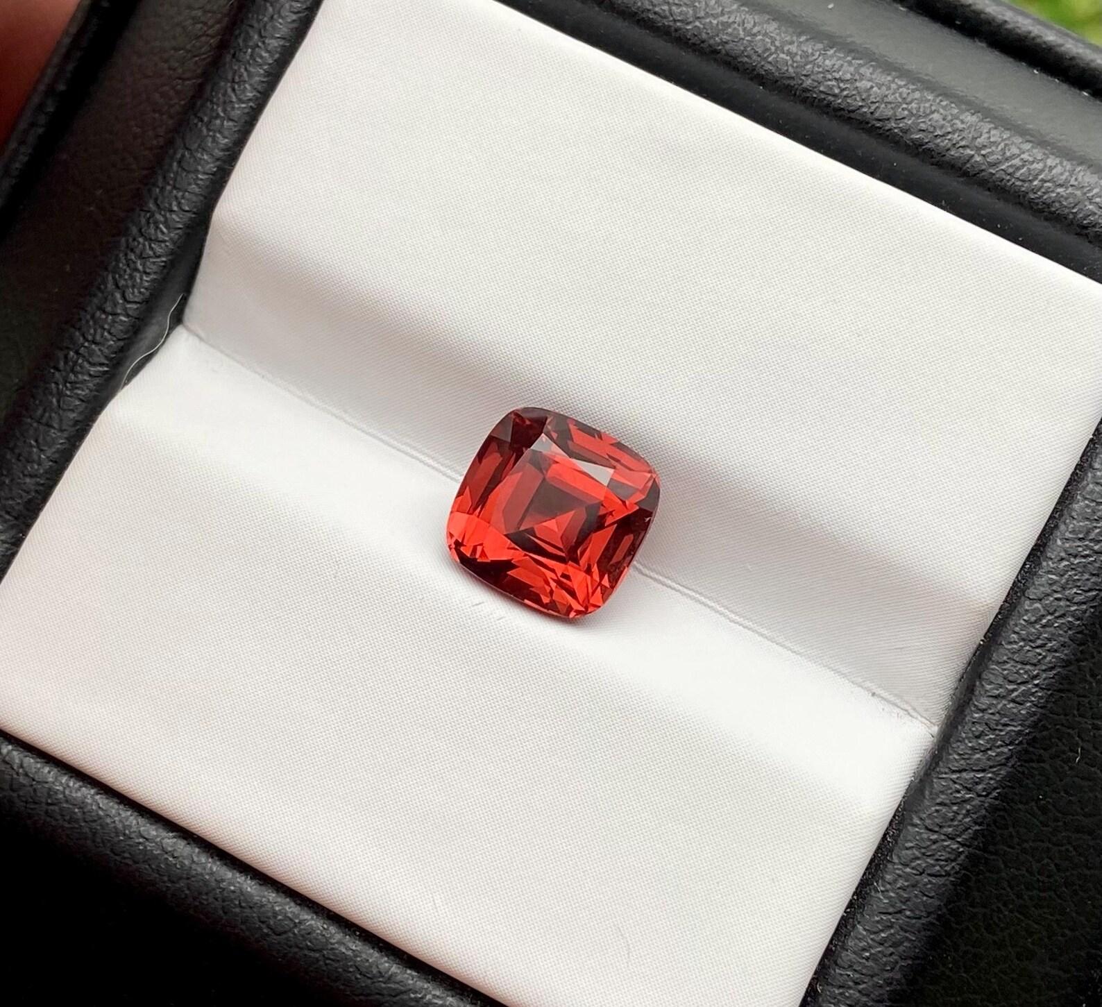 Natural Malaya Garnet Loose Gemstone 2.62 Ct., Cushion, Tanzania, Certificate For Sale 1