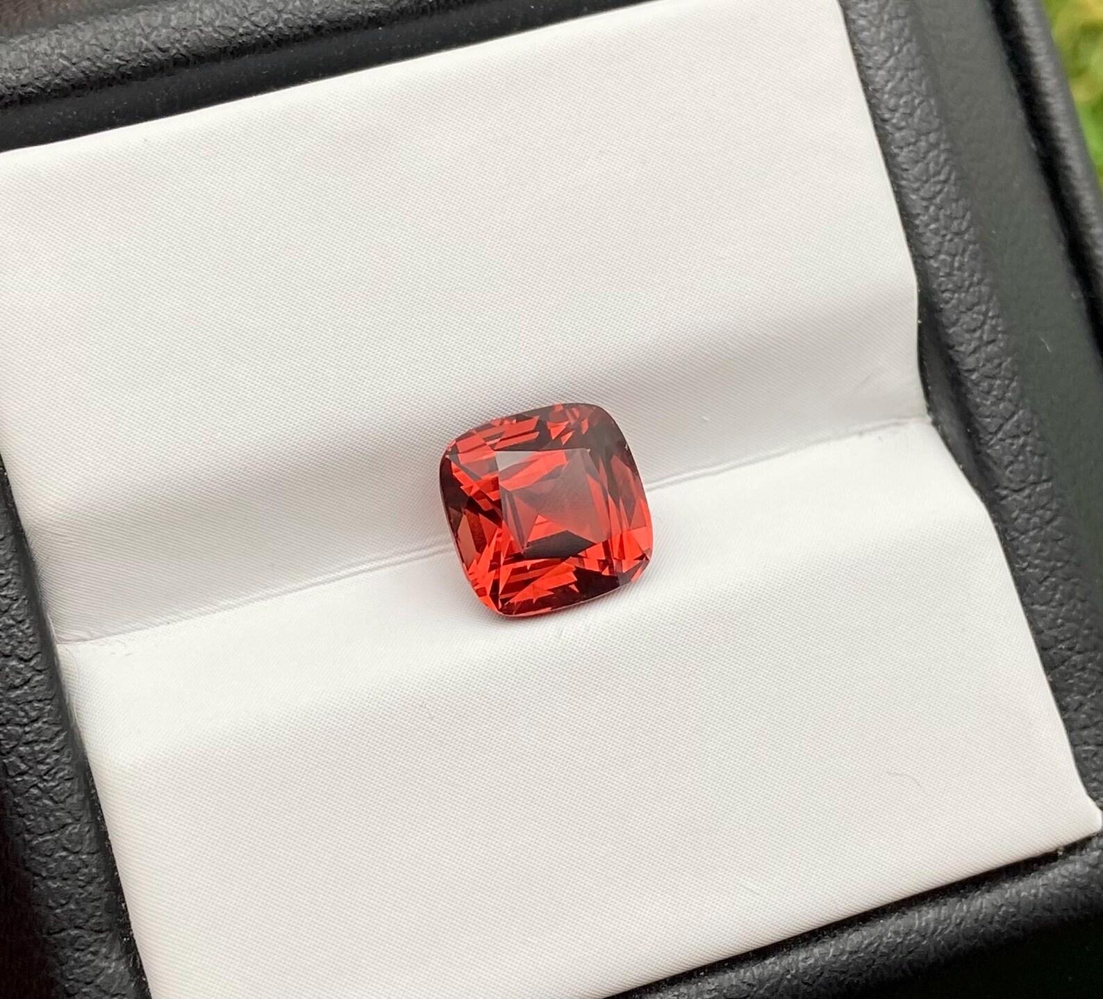 Natural Malaya Garnet Loose Gemstone 2.62 Ct., Cushion, Tanzania, Certificate For Sale 2
