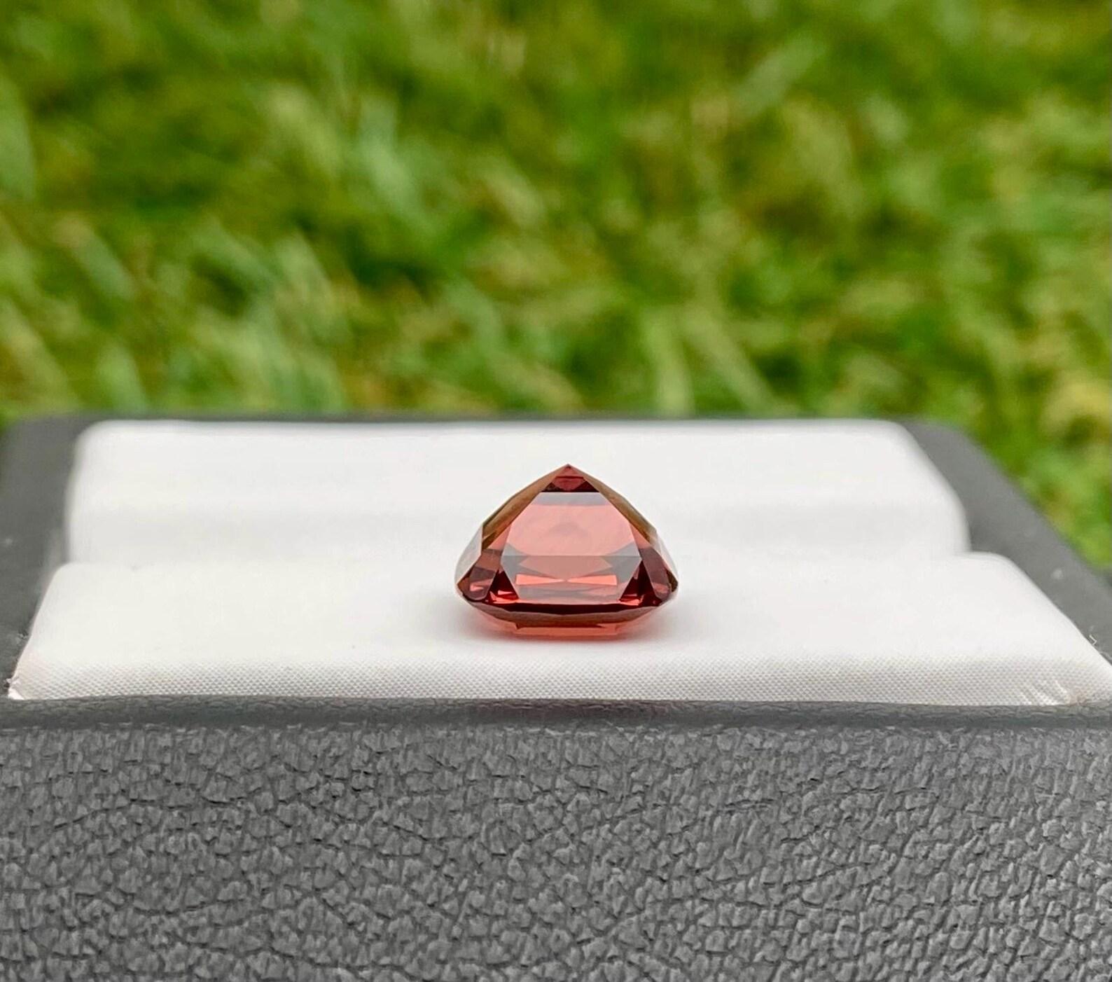 Natural Malaya Garnet Loose Gemstone 2.62 Ct., Cushion, Tanzania, Certificate For Sale 4