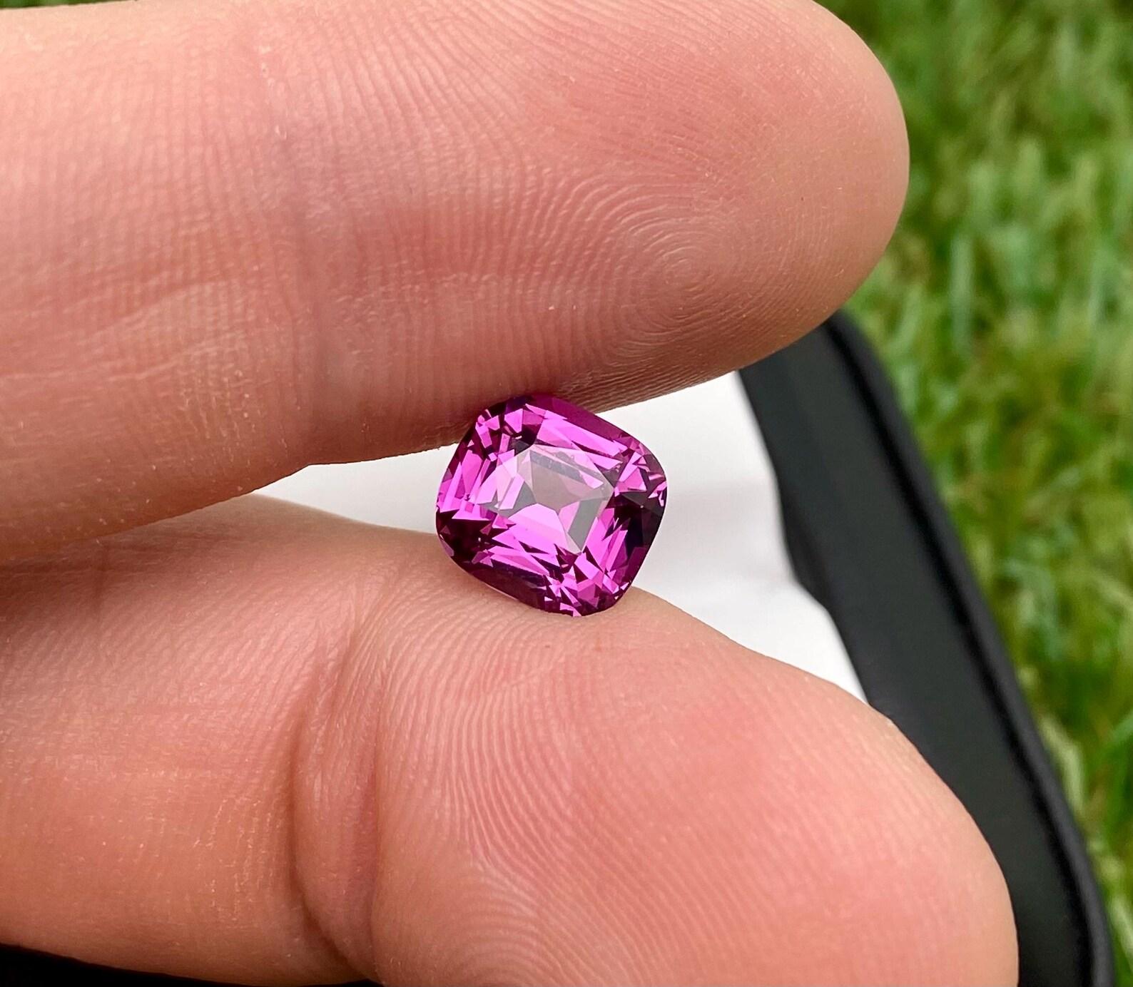 Pierre précieuse non sertie de 3.75 carats, taille coussin, certificat GFCO Unisexe en vente