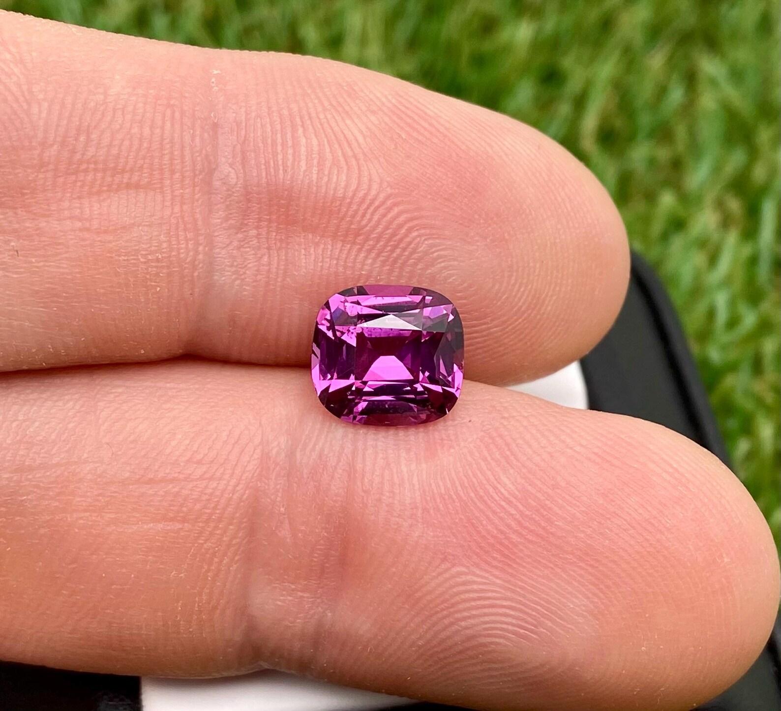 Pierre précieuse non sertie de 3.75 carats, taille coussin, certificat GFCO en vente 3