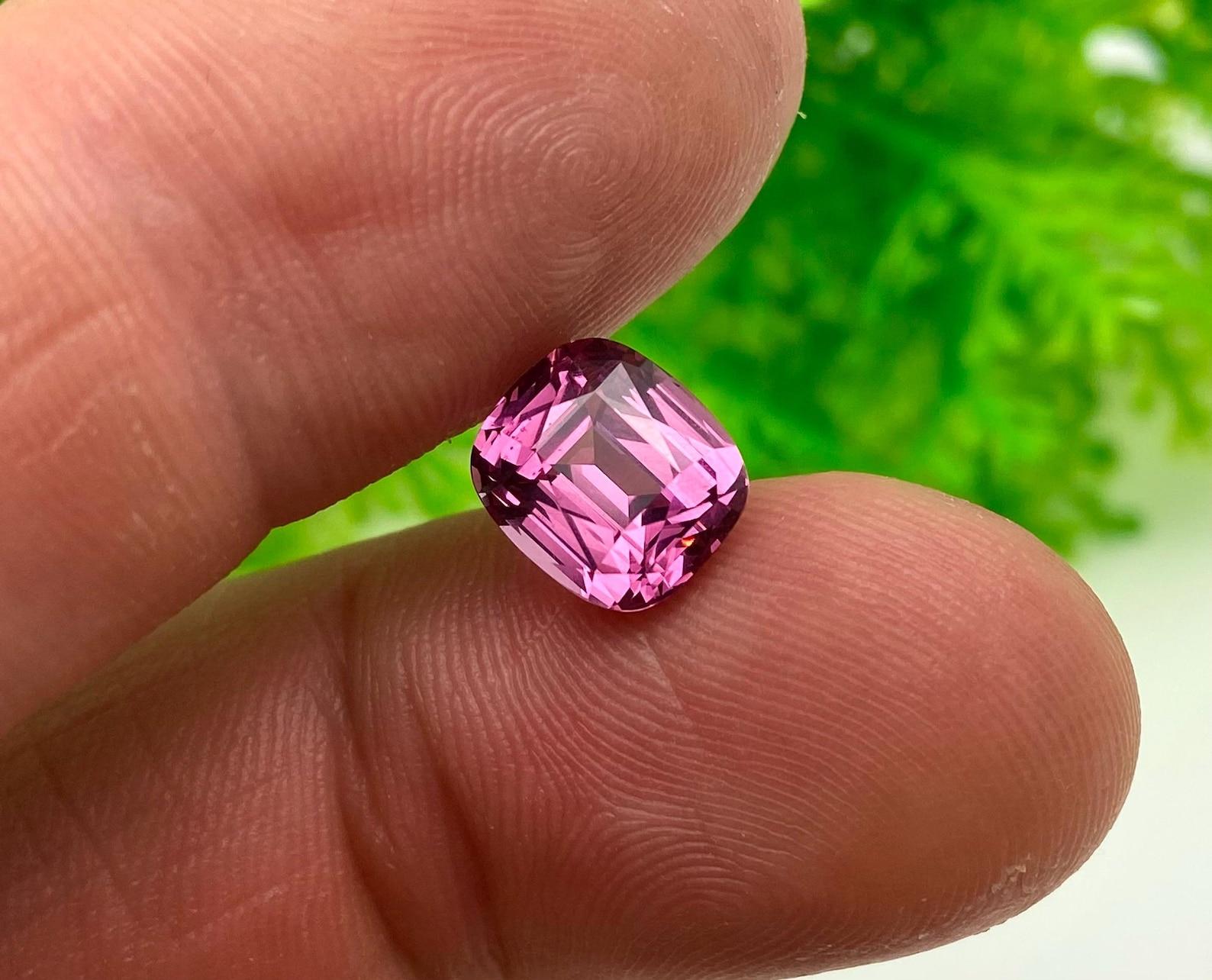 Natürlicher Malaya Granat loser Edelstein 4,73 ct, Seltene Farbe, Hohe Qualität Stone! im Angebot 2