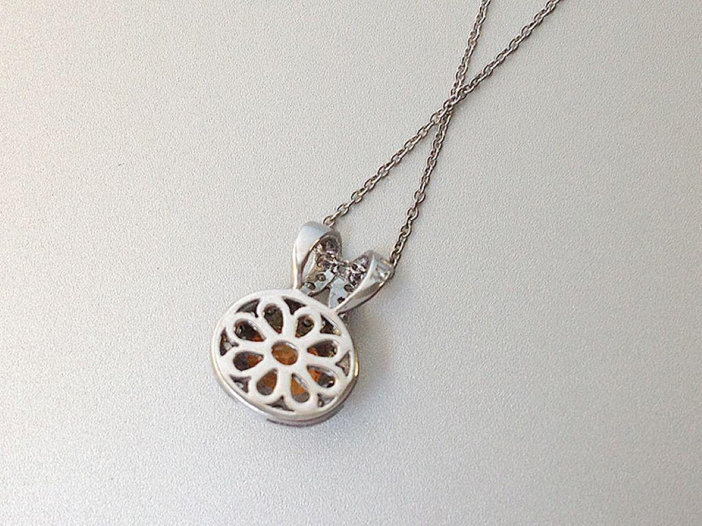 Pendentif en or blanc 14 carats avec diamants et grenat mandarin naturel de 0,83 carat Pour femmes en vente