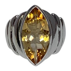 Bague en argent sterling sertie d'une citrine marquise naturelle