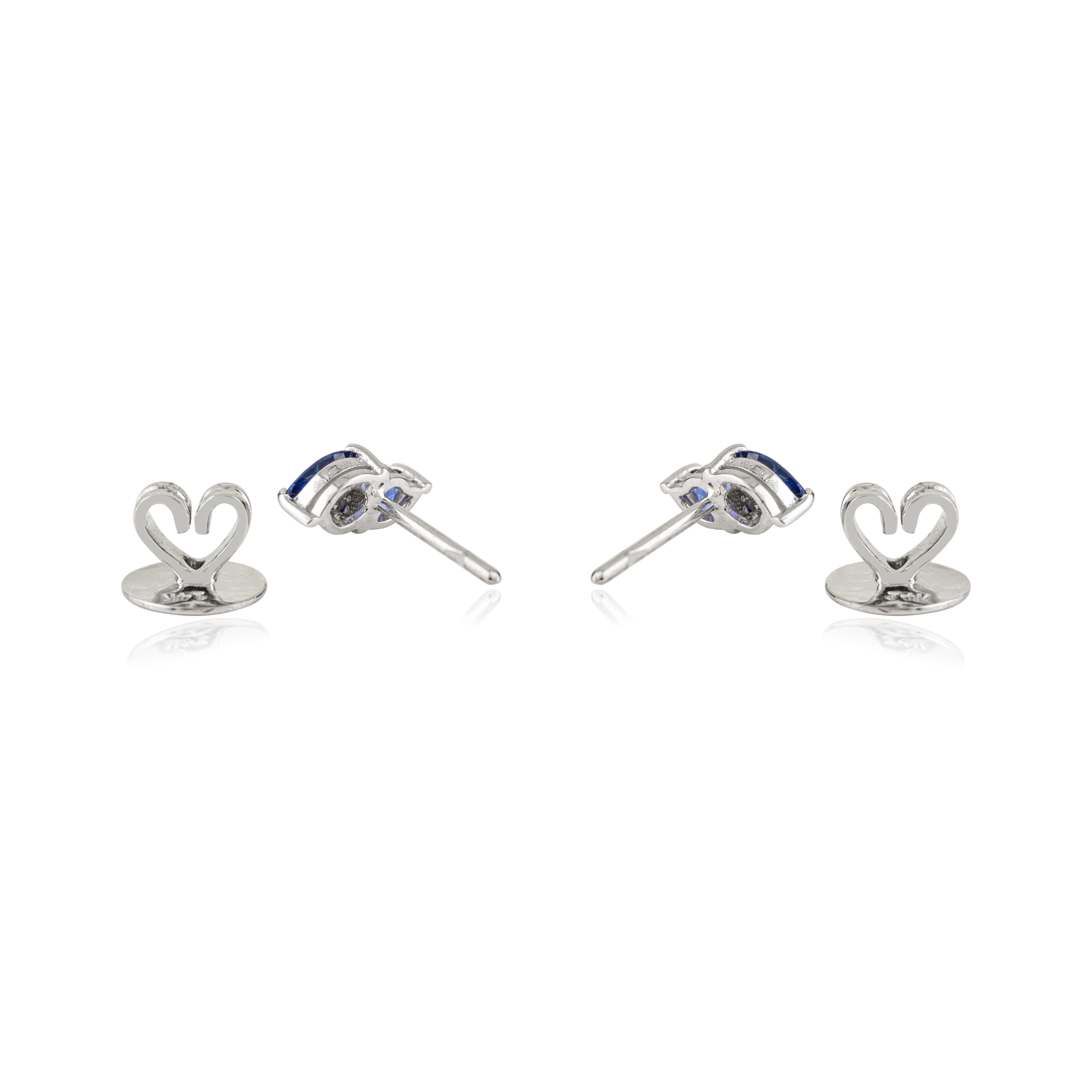 Boucles d'oreilles en or blanc 14K avec saphir bleu marquis naturel et diamant en grappe Neuf - En vente à New York, NY