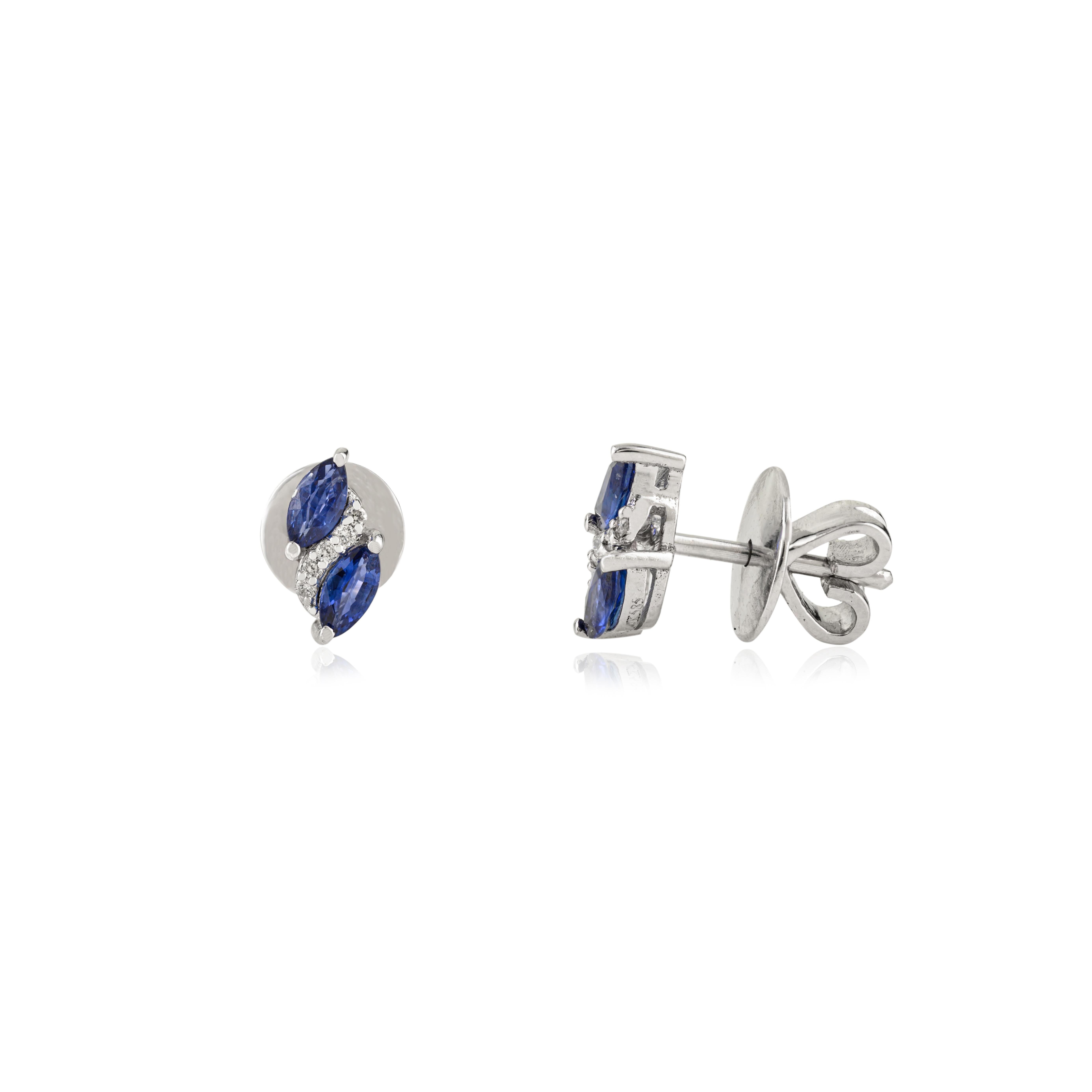 Boucles d'oreilles en or blanc 14K avec saphir bleu marquis naturel et diamant en grappe en vente 3