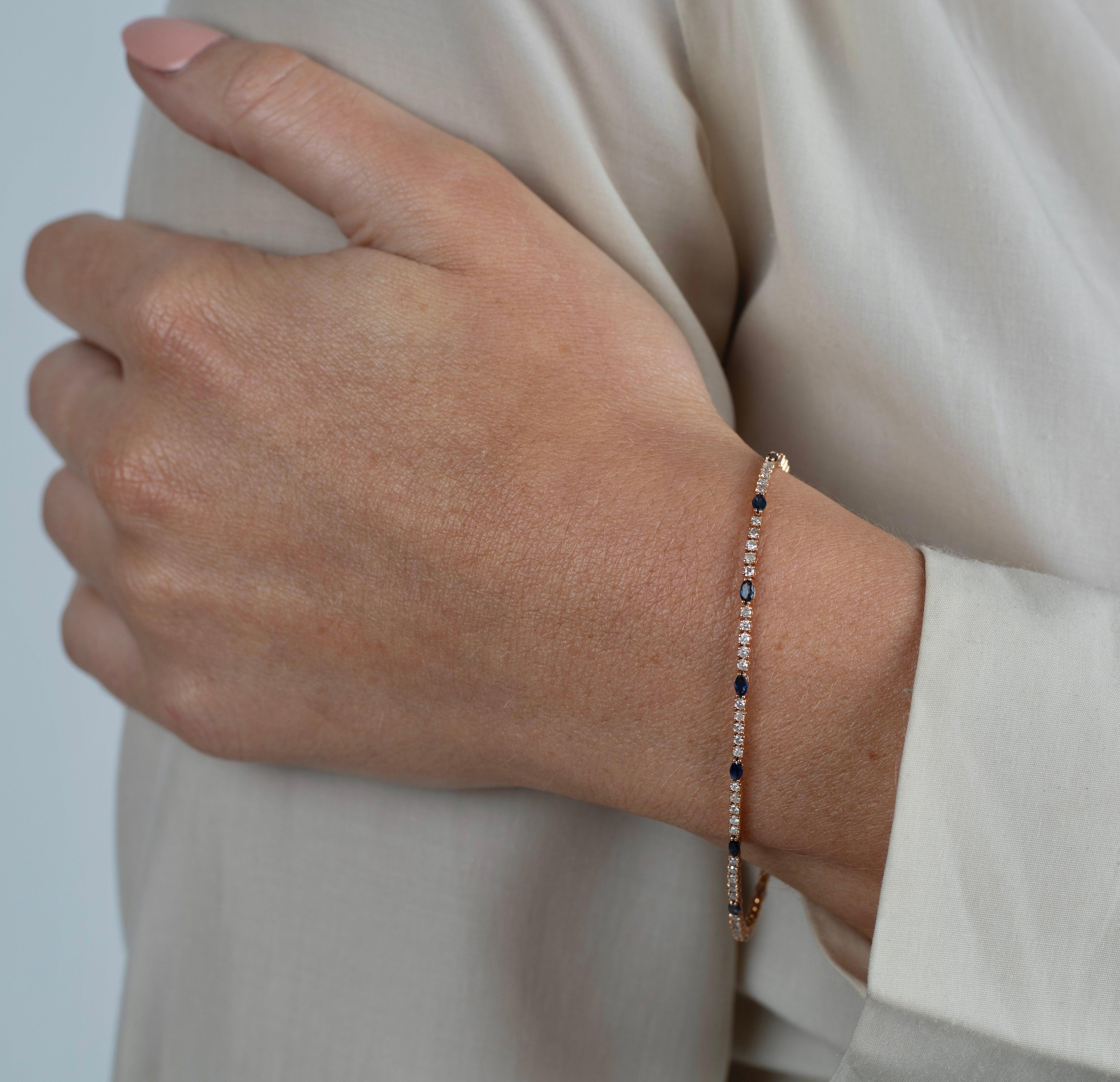 Bracciale tennis con zaffiro blu marquise e diamante rotondo in oro rosa 18 carati Nature In condizioni Nuovo in vendita a Miami, FL
