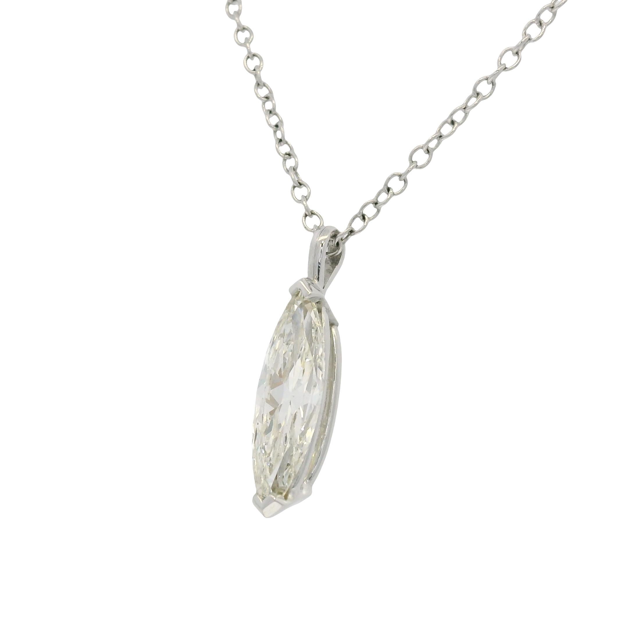 Natürlicher Diamant im Marquiseschliff 14-Karat-Halskette Vorrätig im Angebot 1