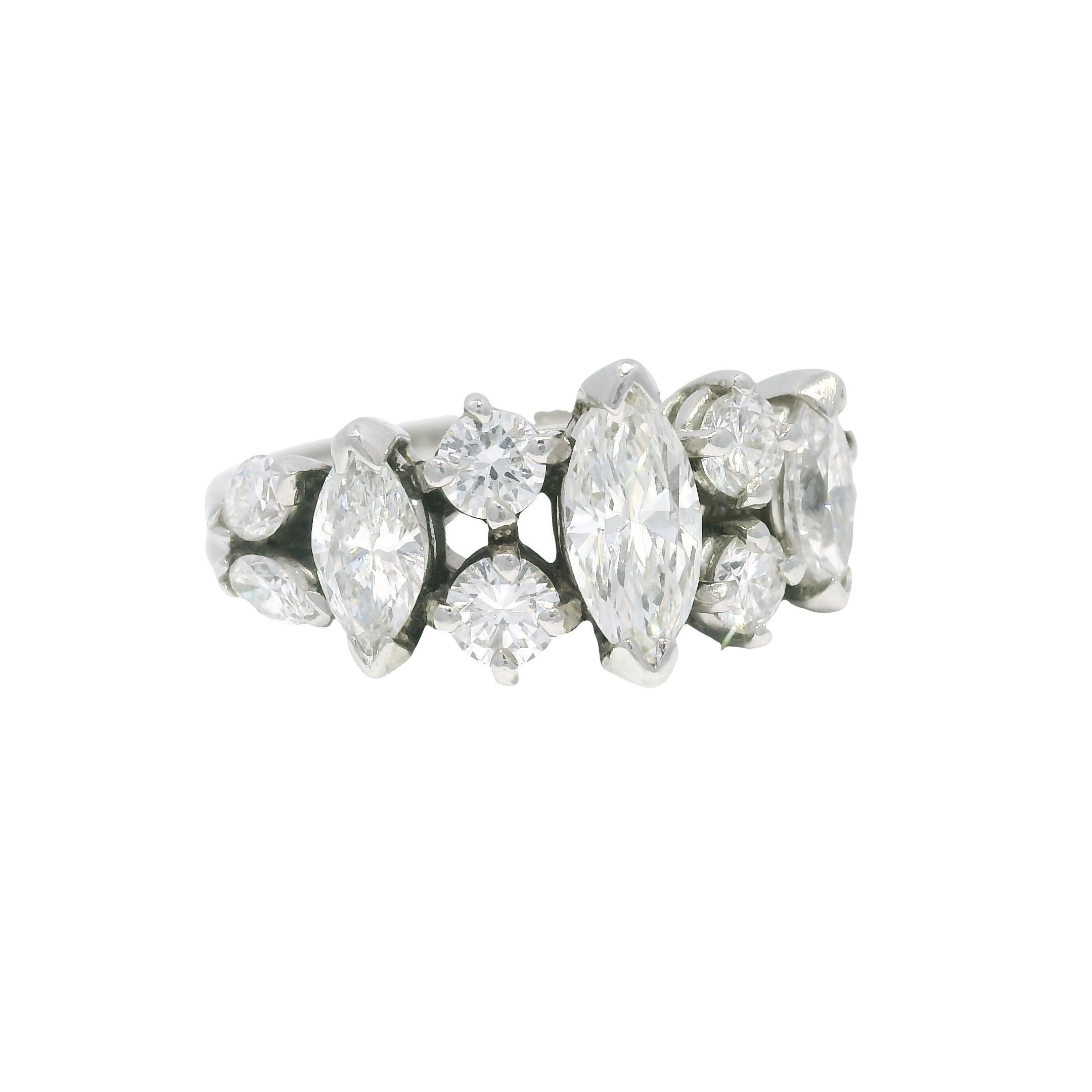 Natural Marquise Cut Diamond With Accent Side Stones Platinum Ring In Stock en venta 2