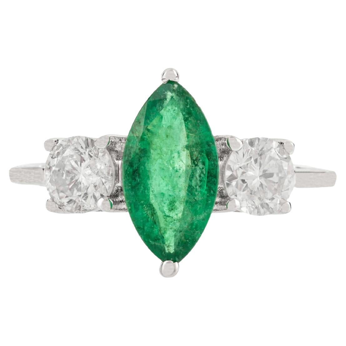 Bague de fiançailles à trois pierres en or blanc 14 carats, émeraude marquise naturelle et diamant