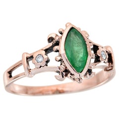 Bague de style vintage en or rose massif 9 carats avec diamants et émeraude marquise naturelle
